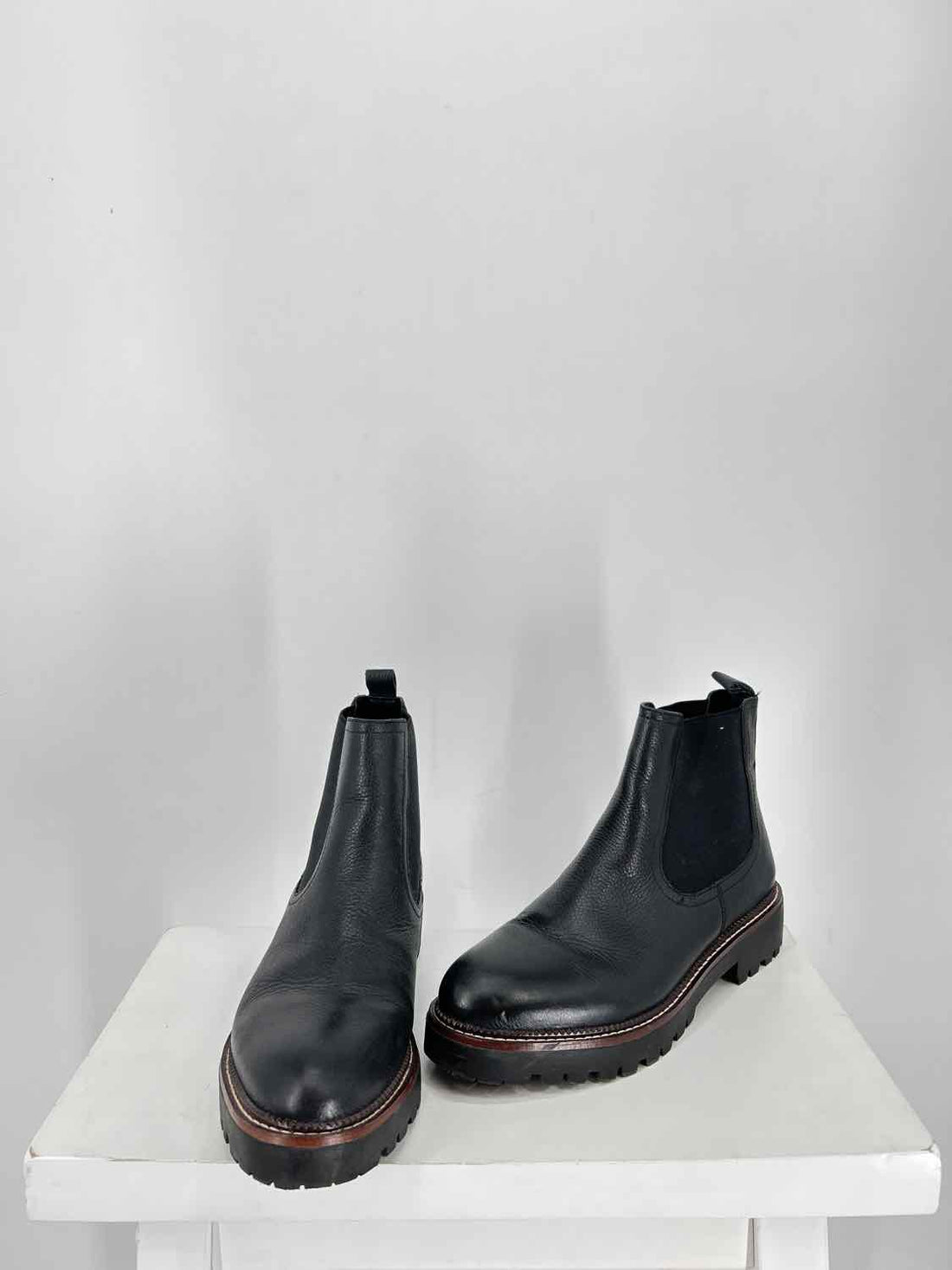 Caslon Women Size 8.5 Black Chelsea Boot
