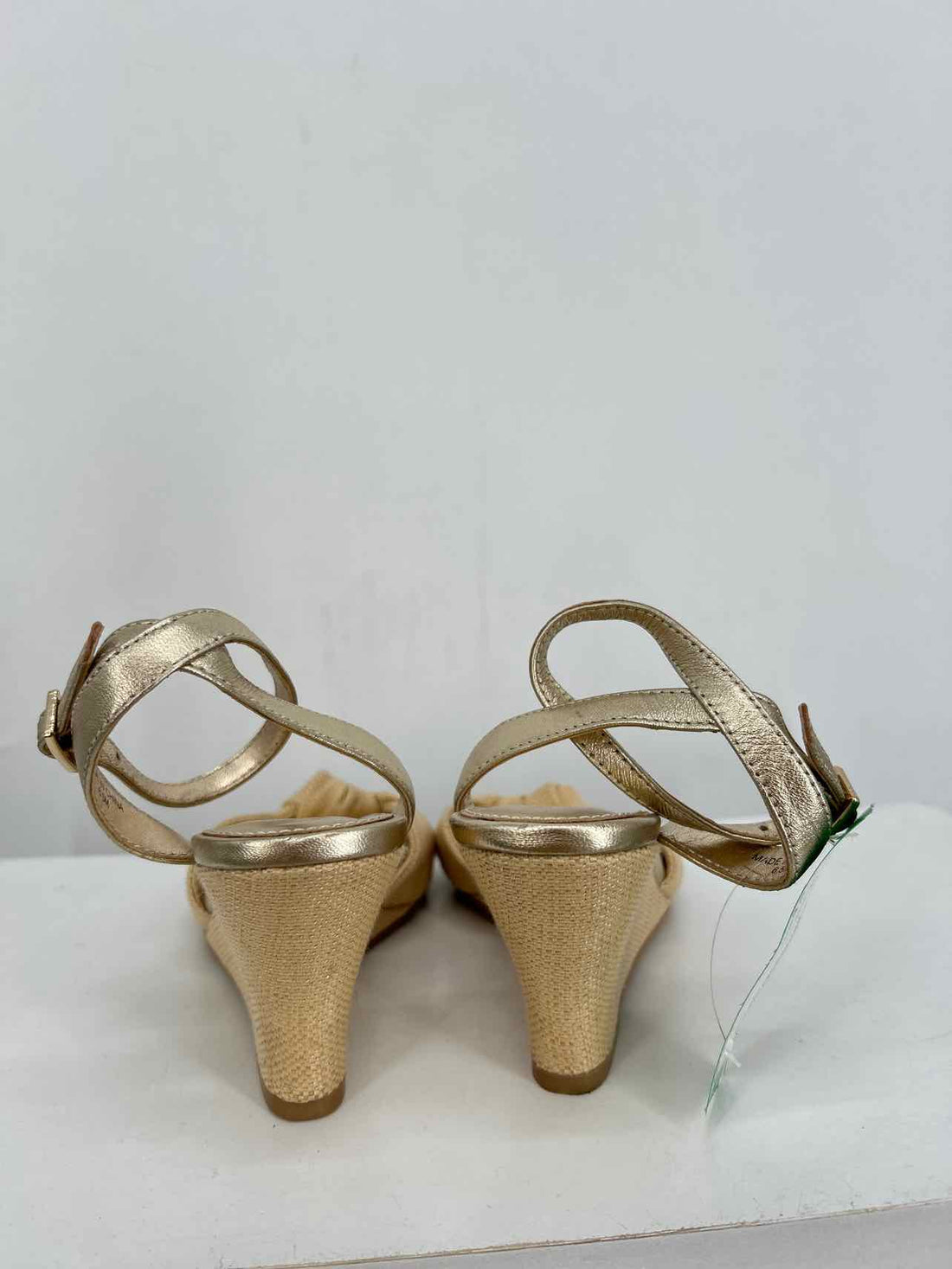 Lilly Pulitzer Women Size 6.5 Gold Canvas Wedges