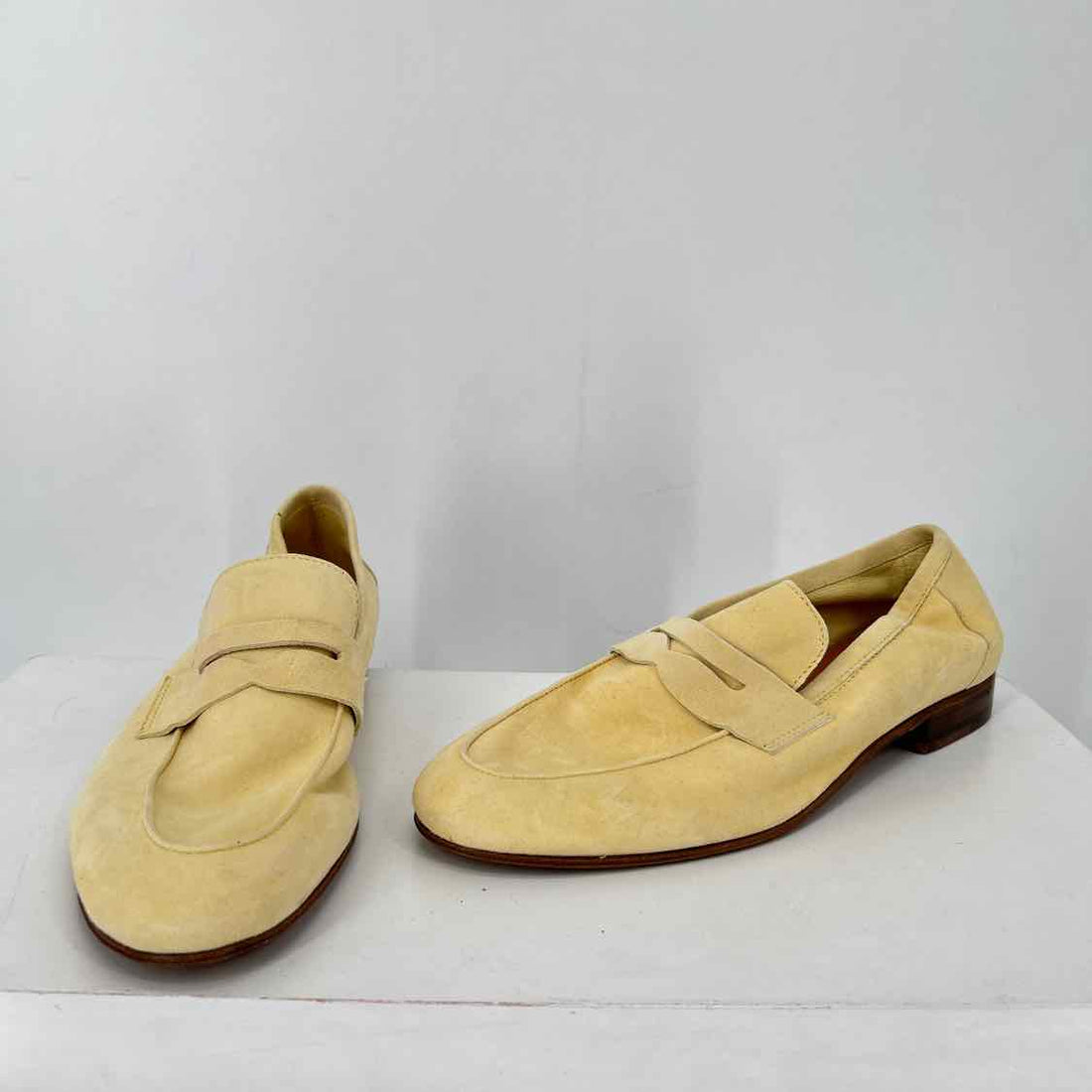 M. Gemi Women Size 38 Pale Yellow Suede Loafers