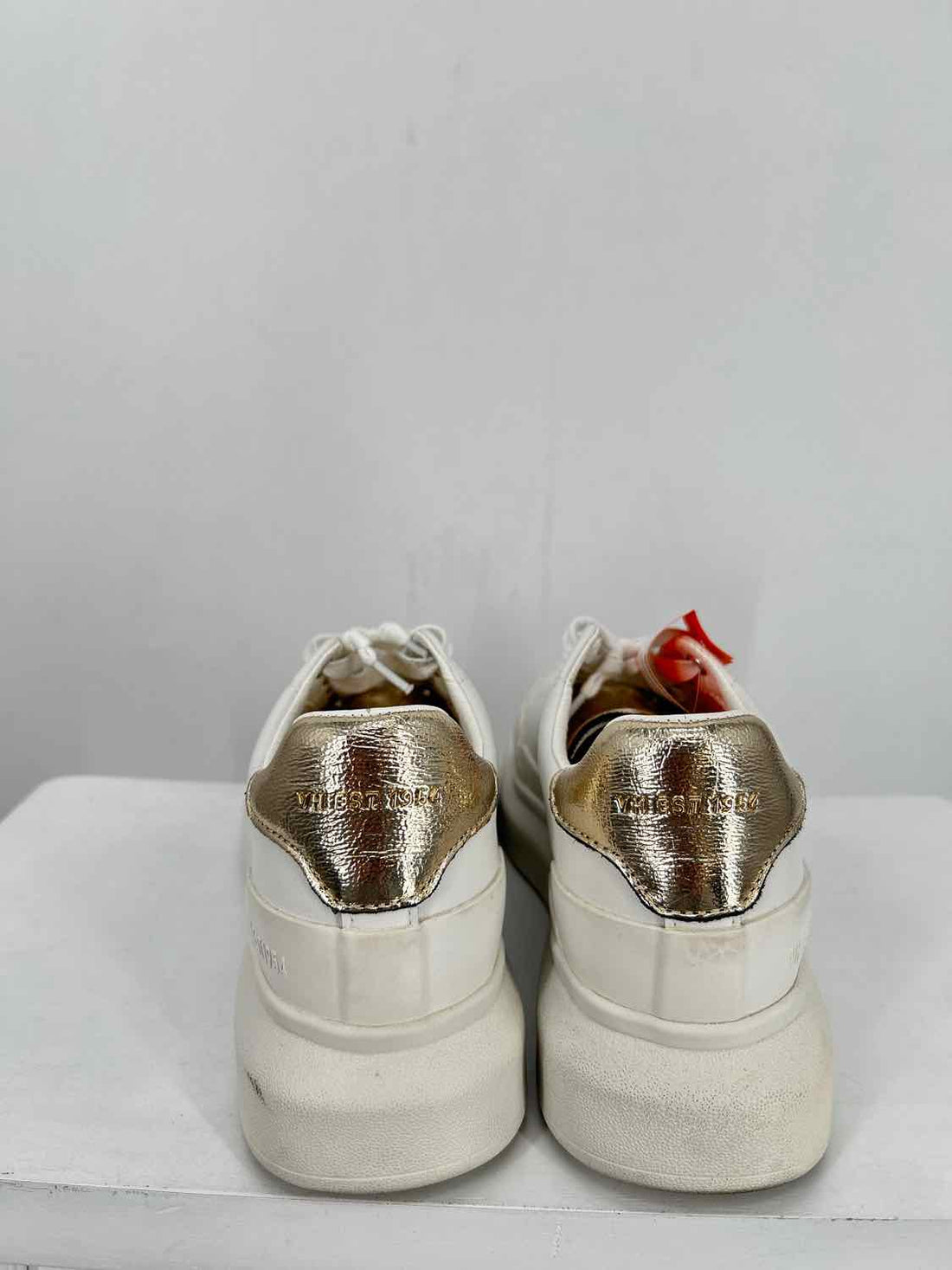 Vintage Havana Women Size 7.5 White Sneakers