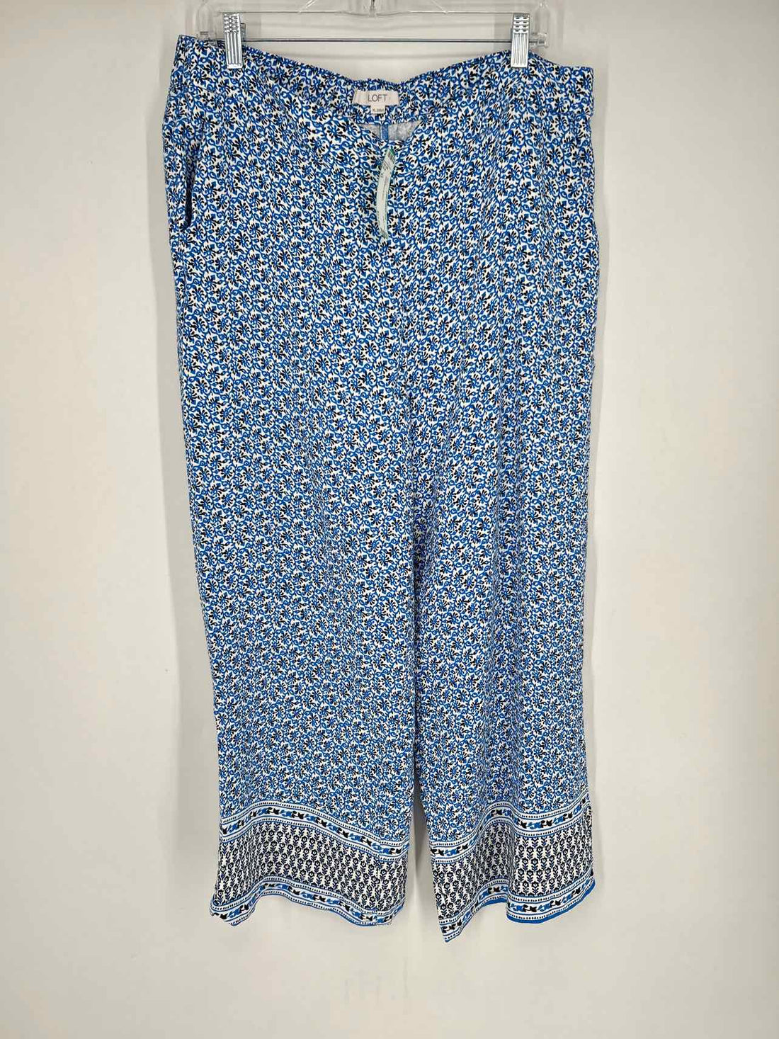Loft Size XL White Blue & Black Pants