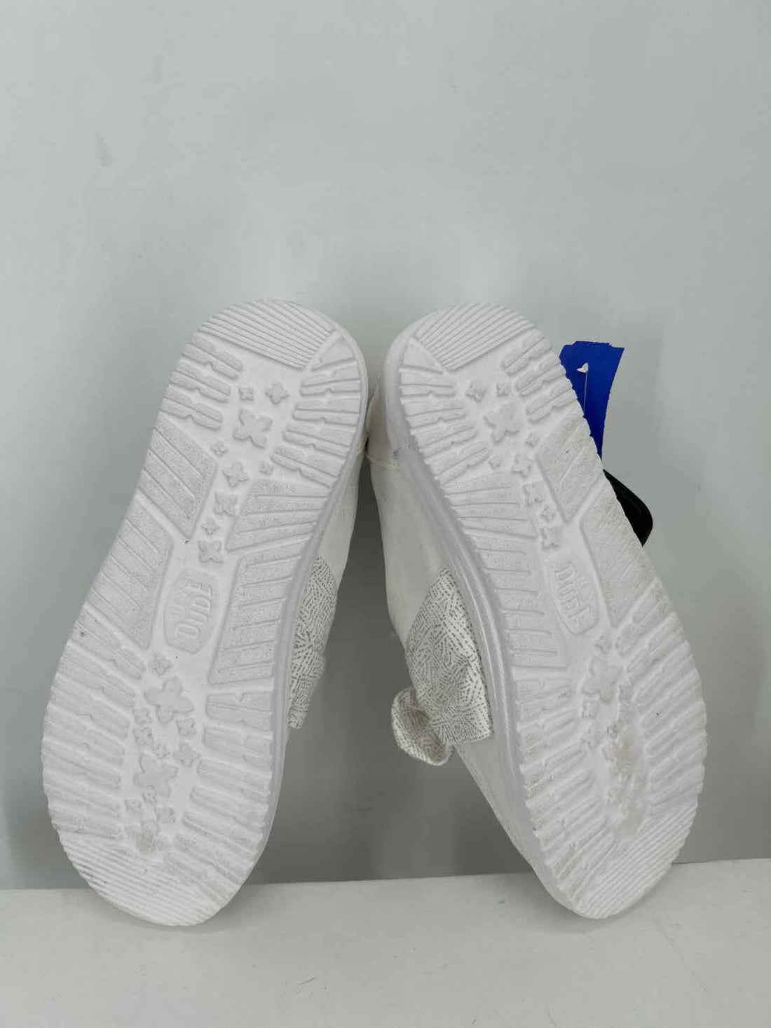 Hey Dude Women Size 8 Whicker Sneakers