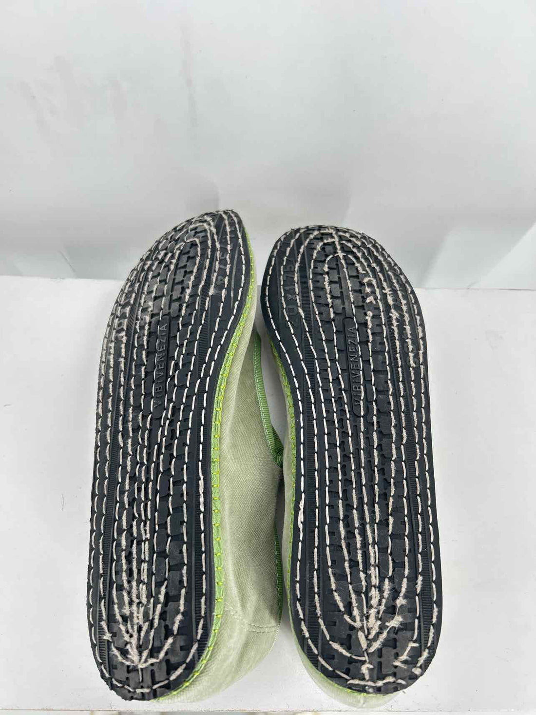 ViBi VENEZIA Women Size 40 Green Flats