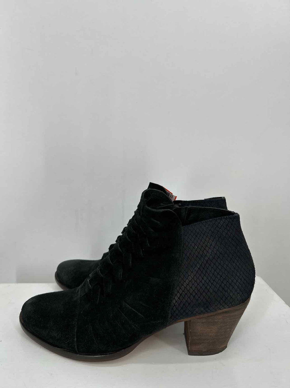 Free People Women Size 39 (8.5-9) Black Ankle Boot