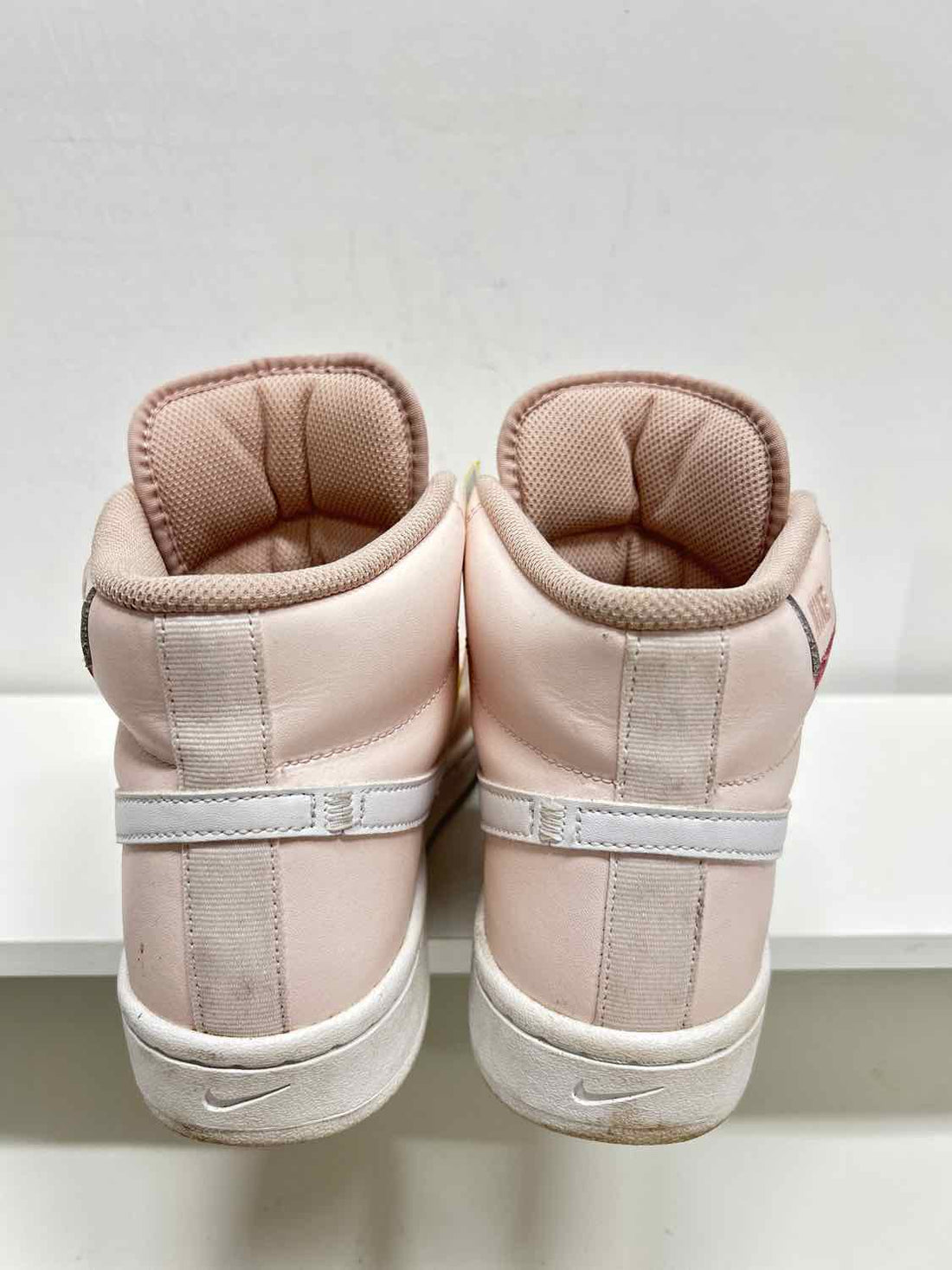 Nike Women Size 8.5 Light Pink Sneakers