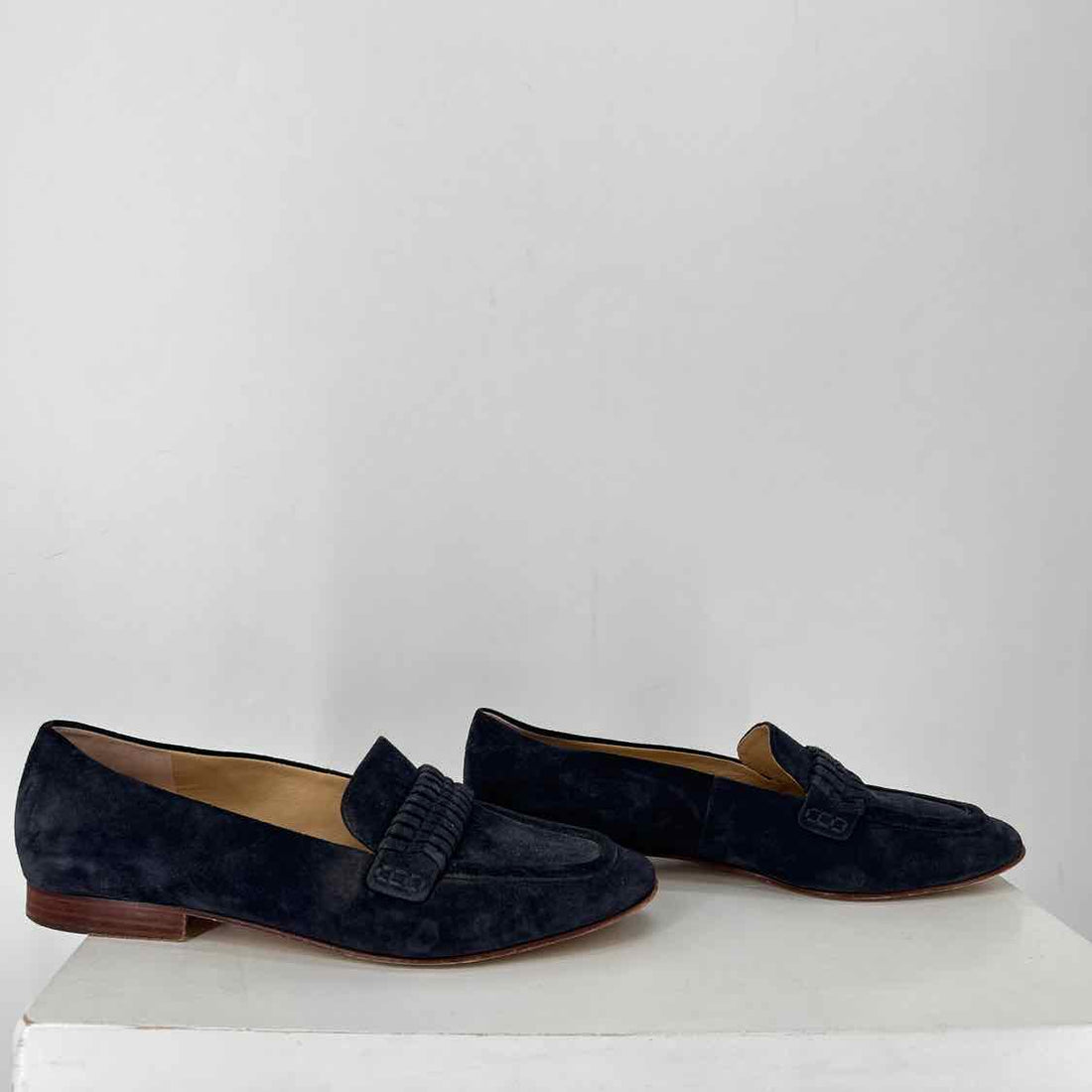 Veronica Beard Women Size 9.5 Navy Pre Owned Suede Loafers
