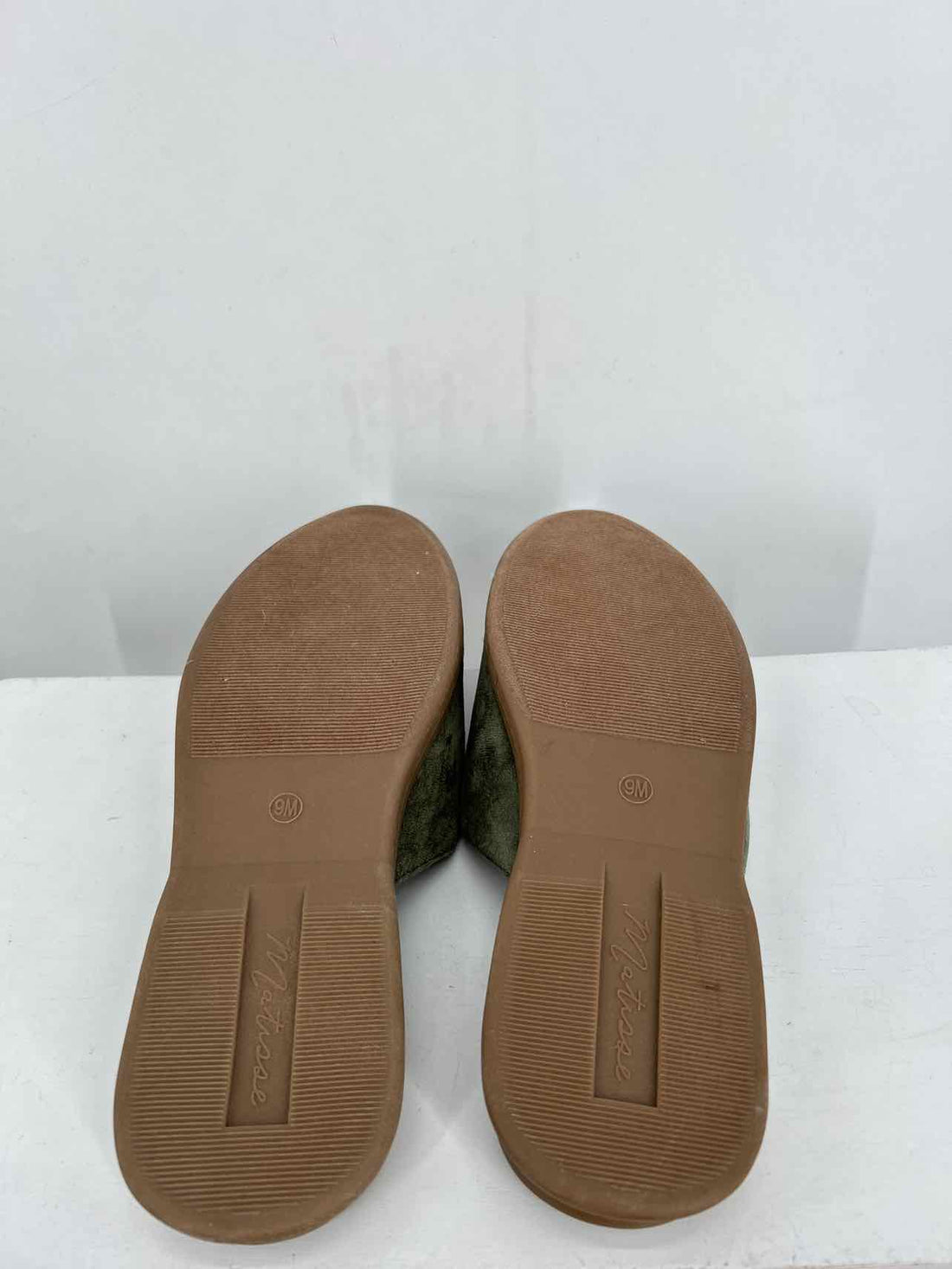 Beach by Matisse Women Size 9 Olive Mules
