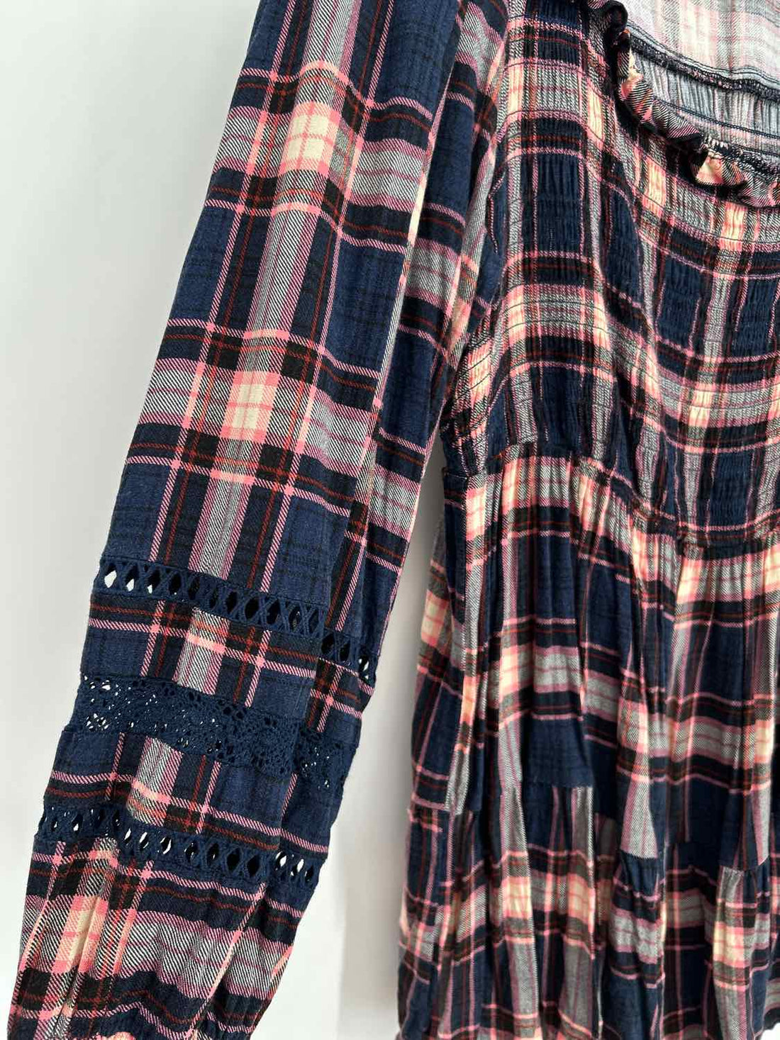 Torrid Size 2 Navy & Pink Plaid Long Sleeve