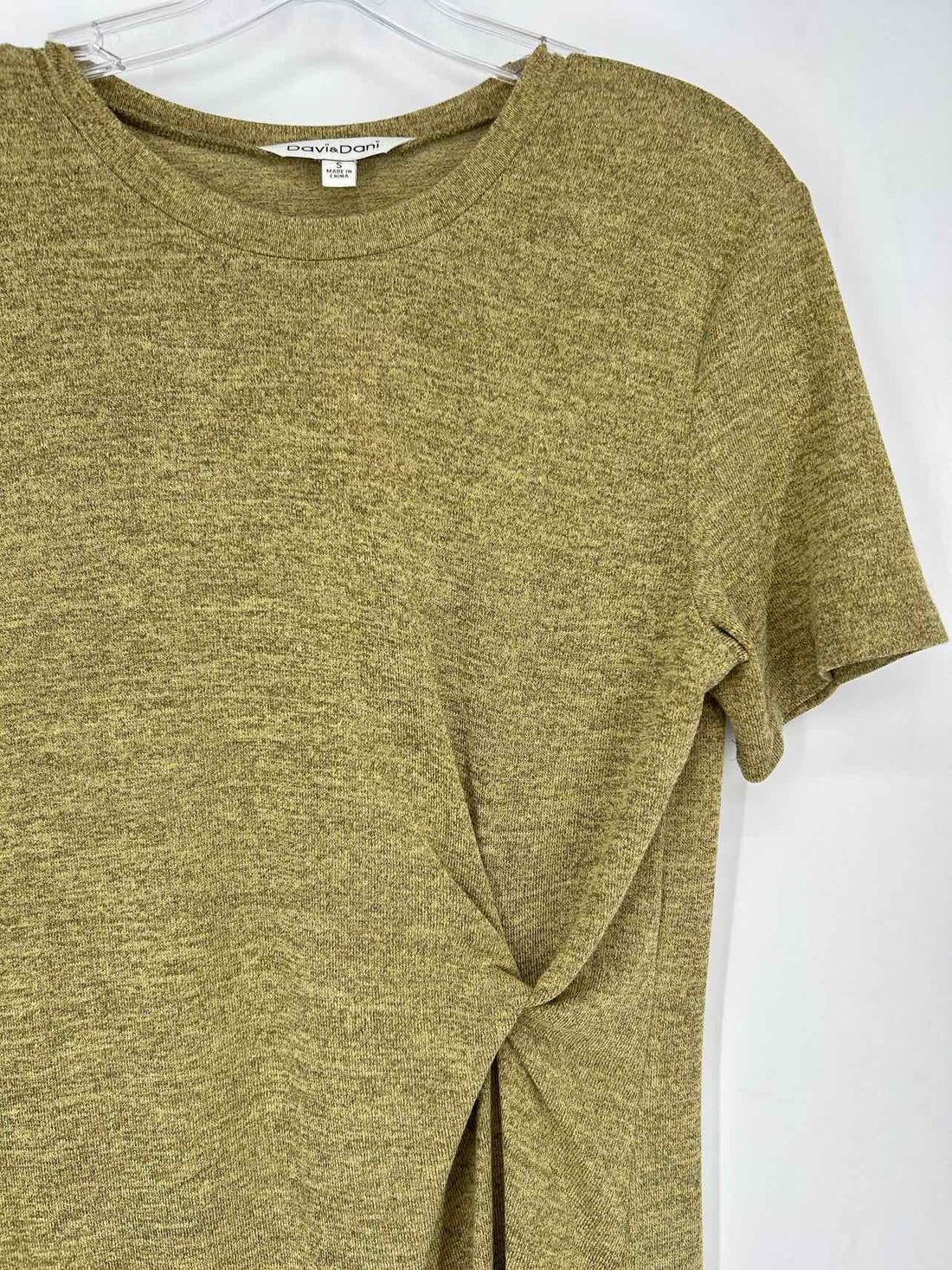 Davi & Dani Size S Heathered Yellow Short Sleeve Dress