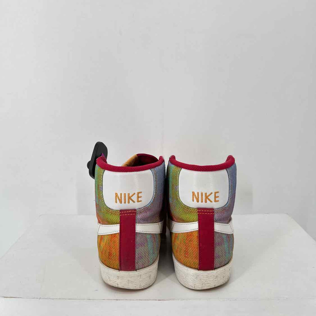 Nike Women Size 8 Red & Orange Multi As Is Sneakers