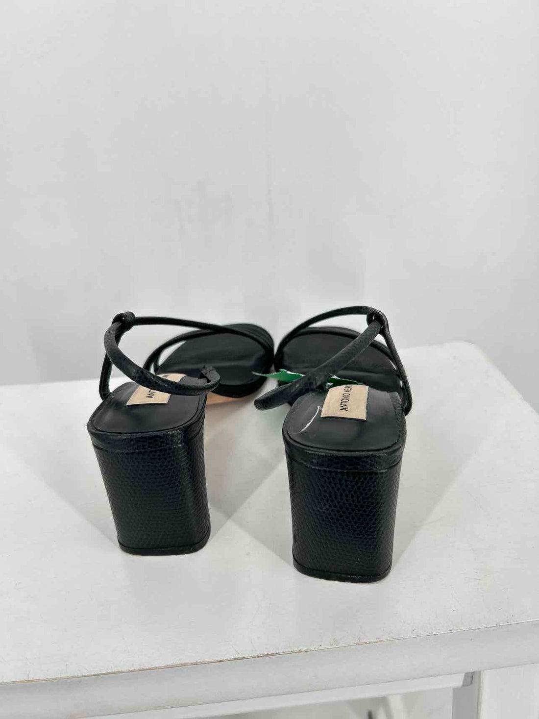 Antonio Melani Women Size 7.5 Black Sandals