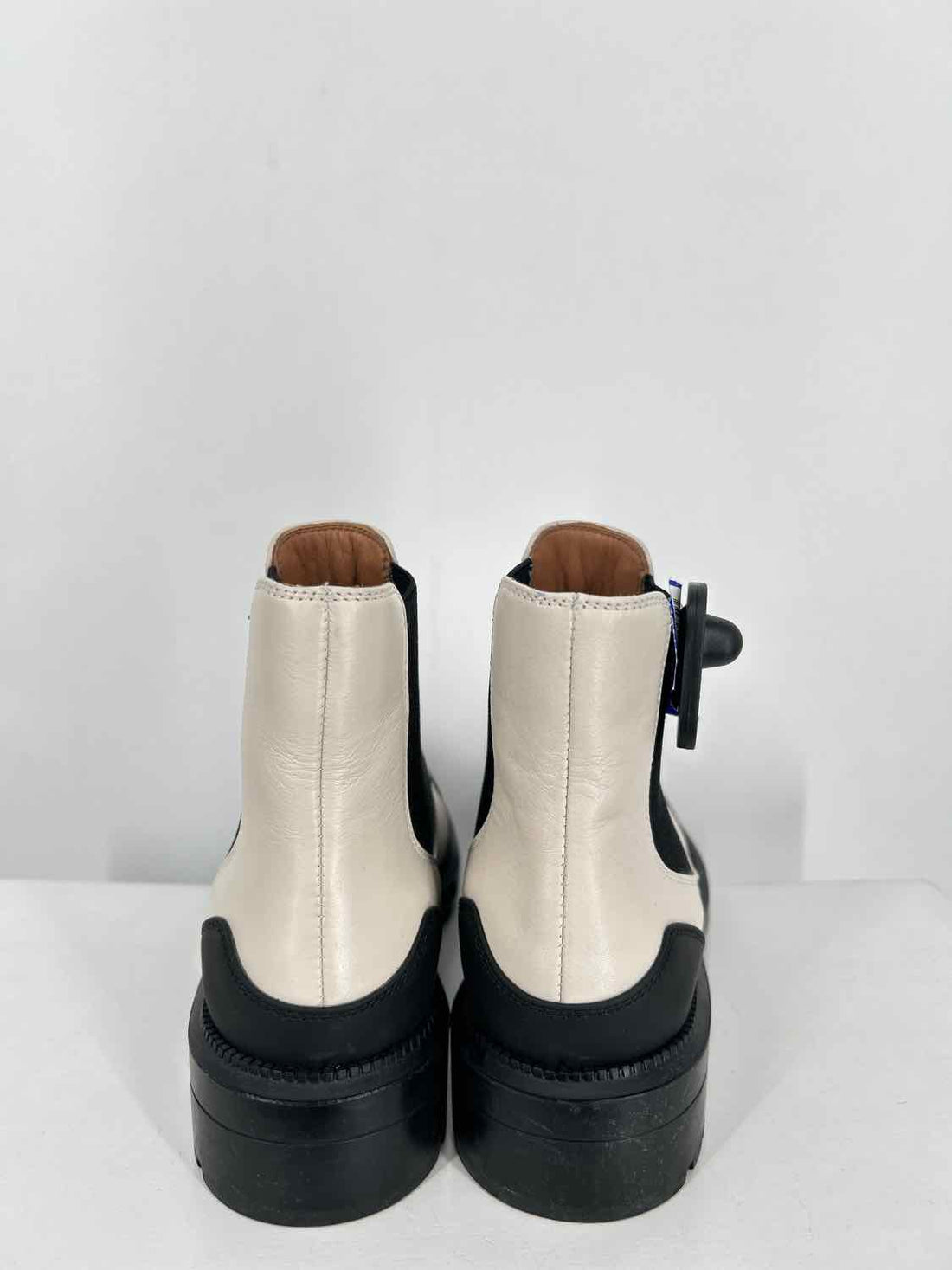Aquatalia Women Size 7.5 Beige & Black Ankle Boot