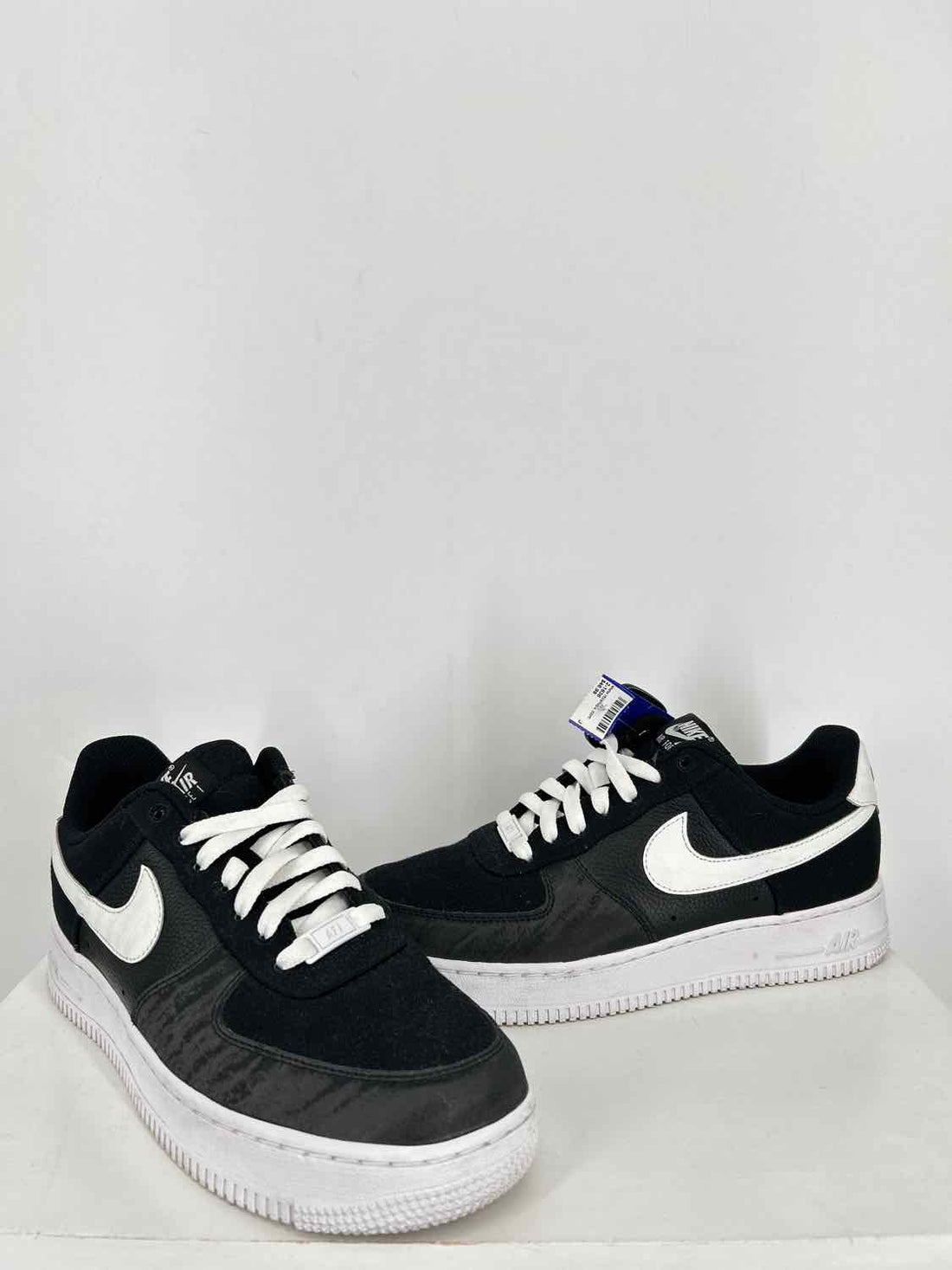 Nike Air Women Size 9 Black & White Sneakers
