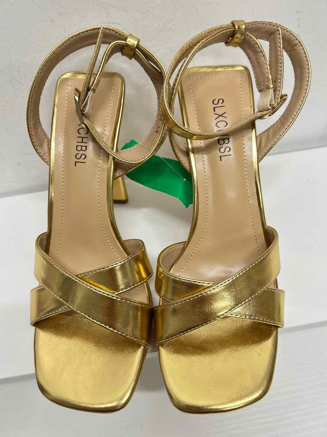 SLXCHBSL Women Size 7.5 Gold Heels