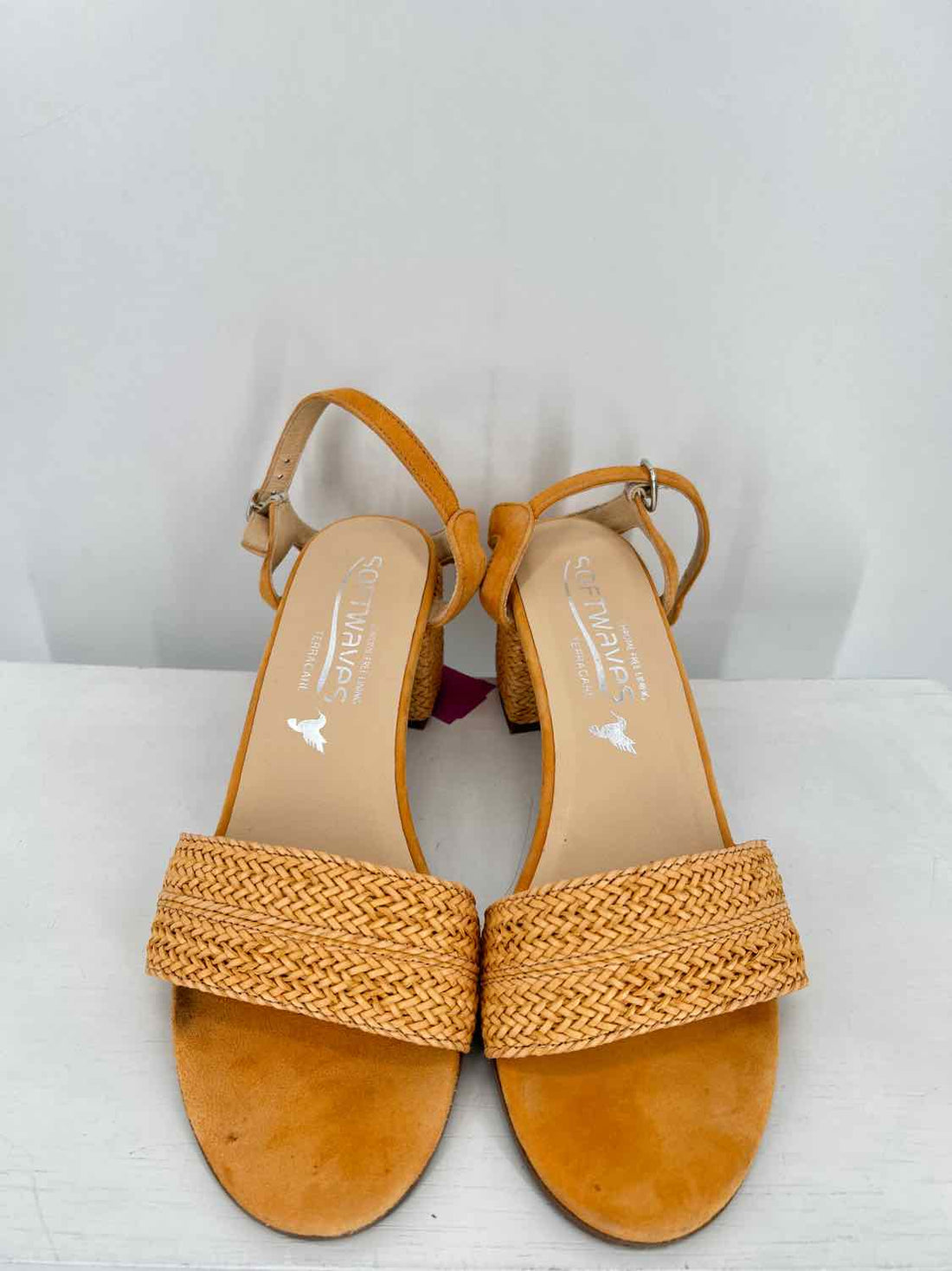 Softwaves Women Size 38.5 Marigold Sandals