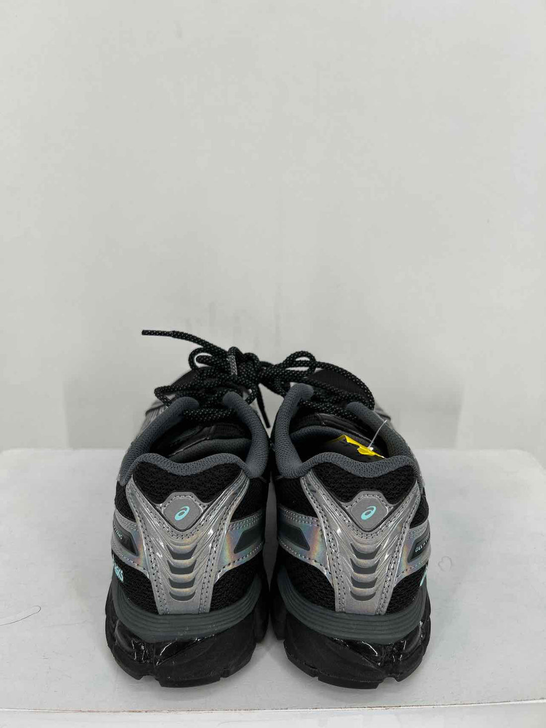 Asics Women Size 6 Black & Gray Sneakers
