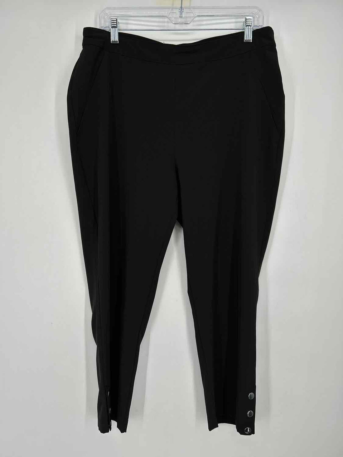 Chicos Size 1(8) Black Pants