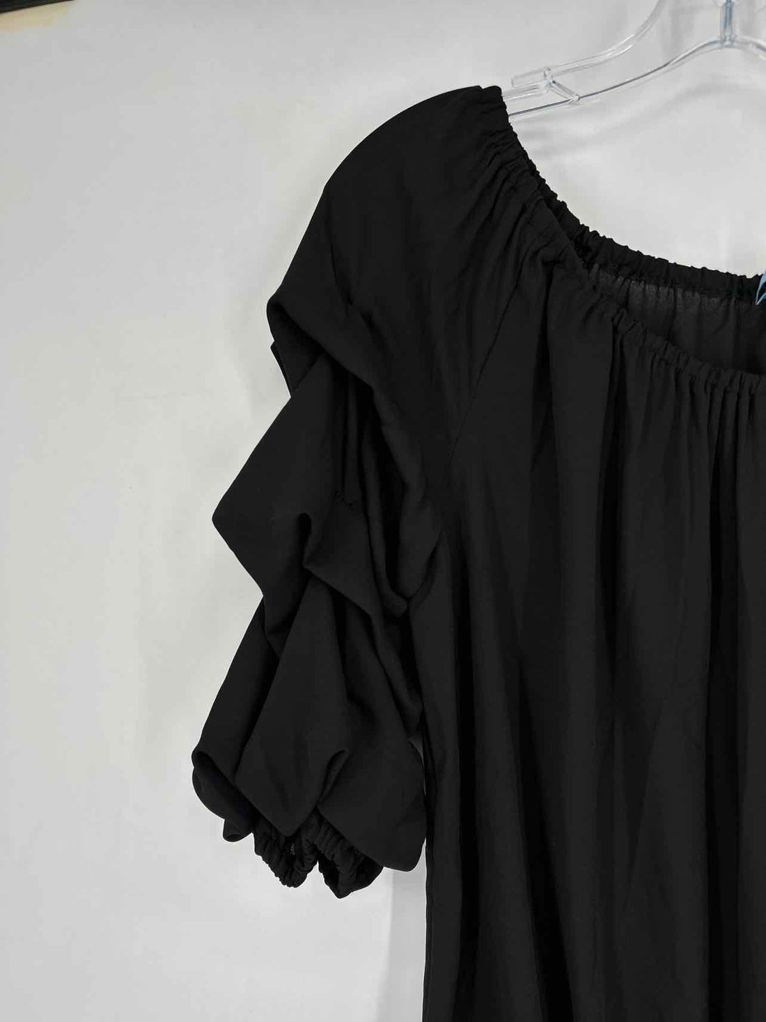CeCe Size L Black NWT Long Sleeve