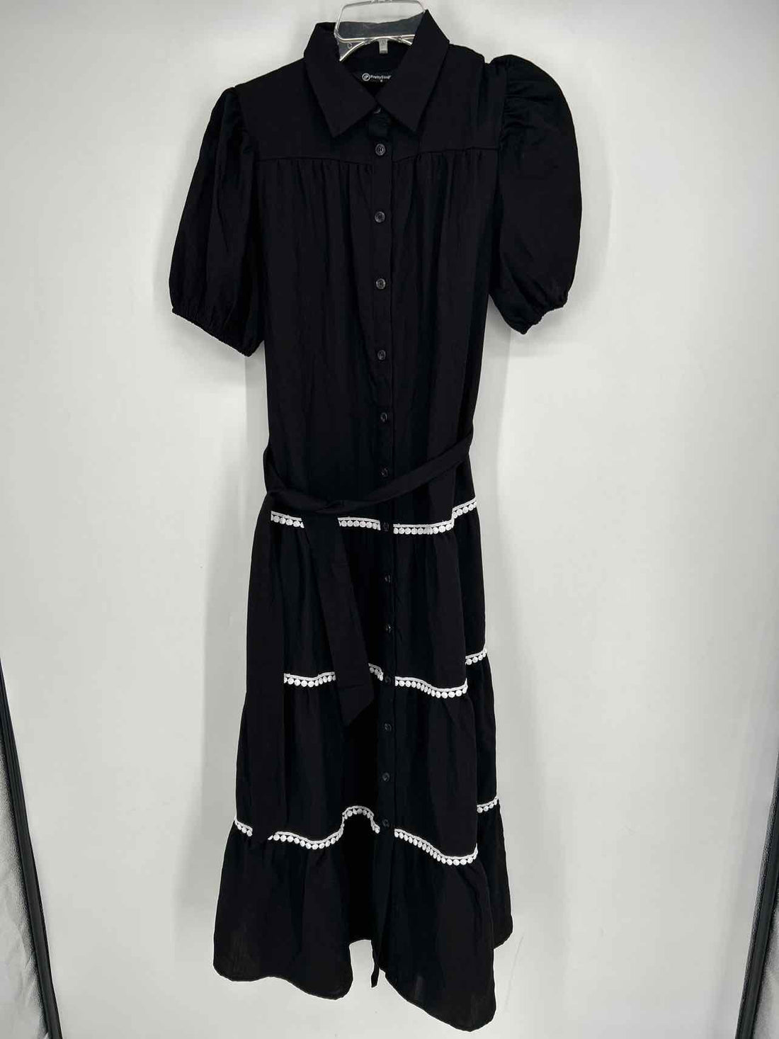 Pretty Garden Size S Black & White Dress
