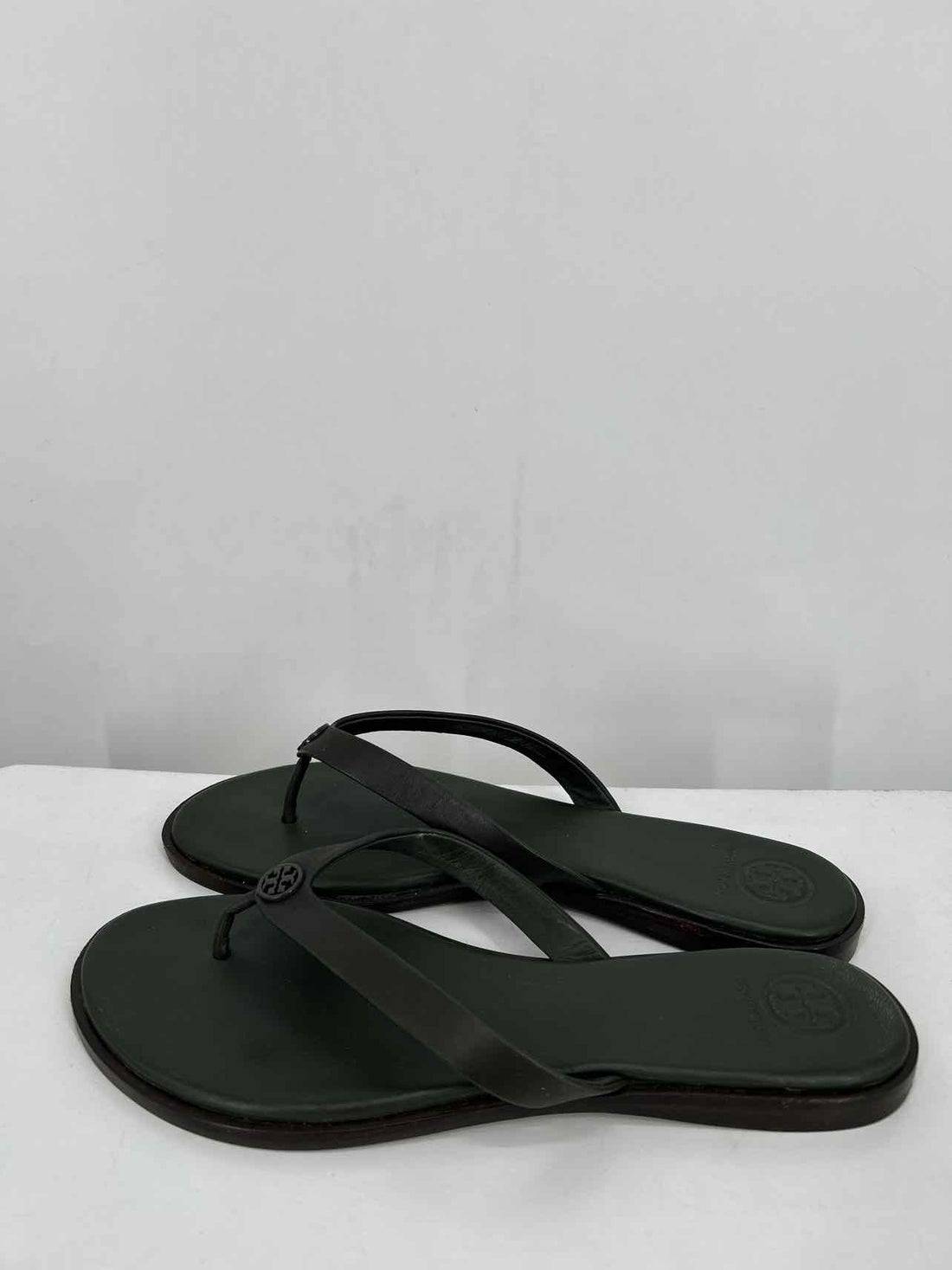 Tory Burch Women Size 9 Olive Calf Leather Flip Flops