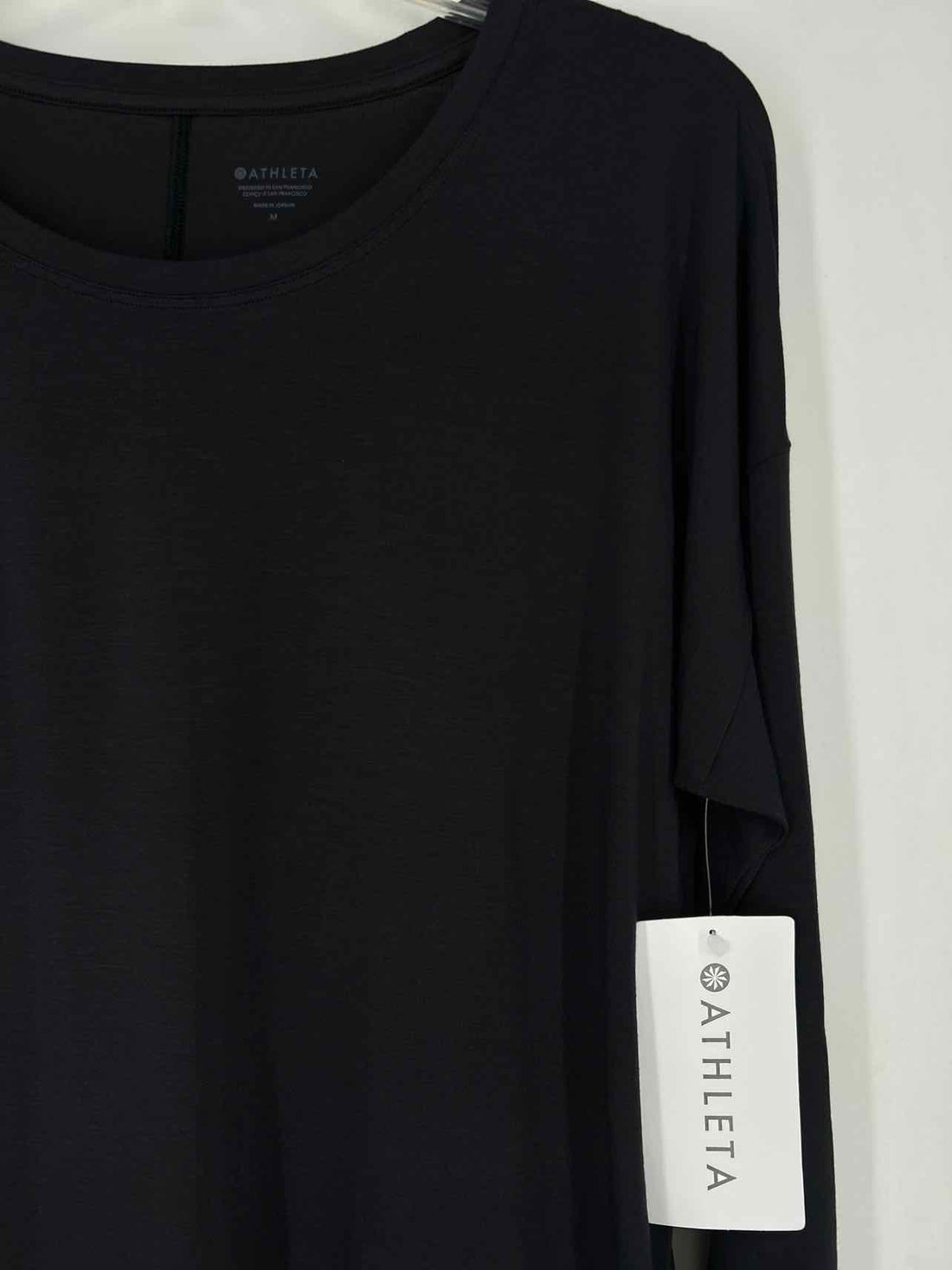 Athleta Size M Black NWT Active Tops