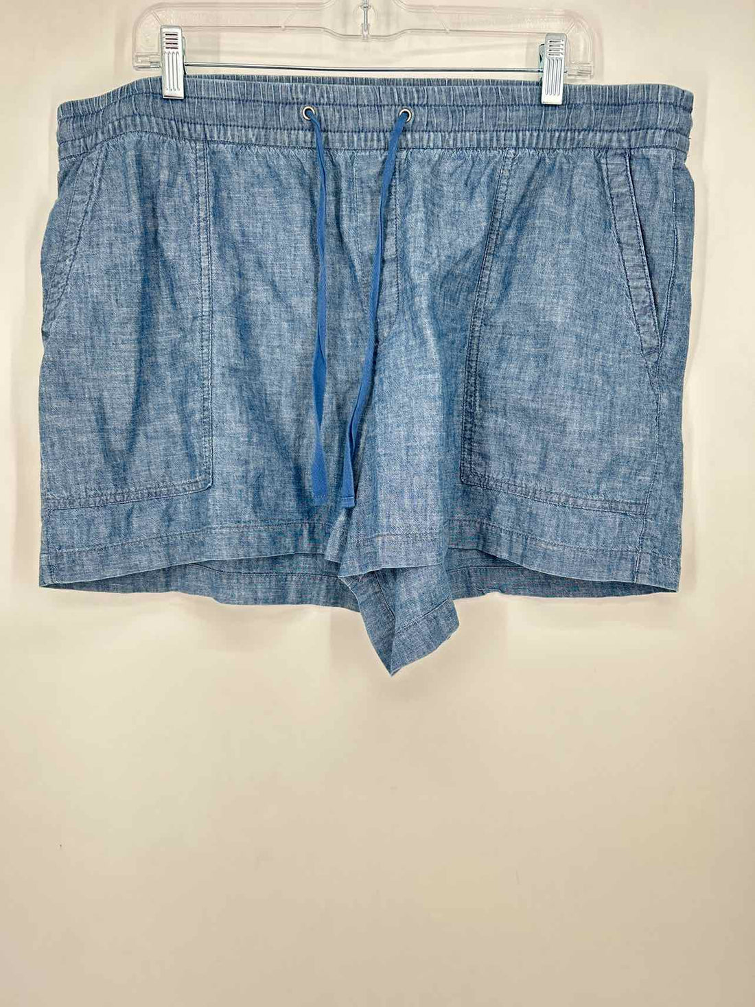 Gap Size XL Chambray Shorts