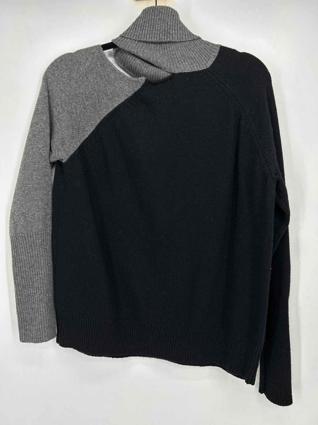 Jamison Boutique Size M Black & Gray Sweater