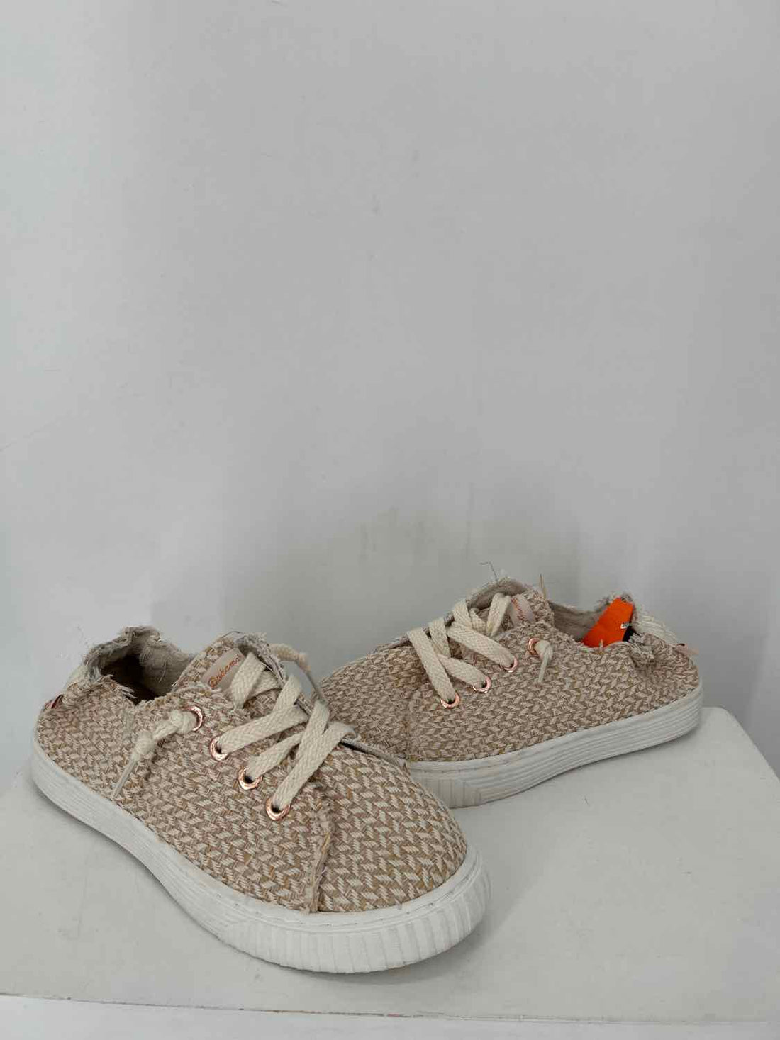 Tommy Bahama Women Size 7.5 Beige Print Sneakers