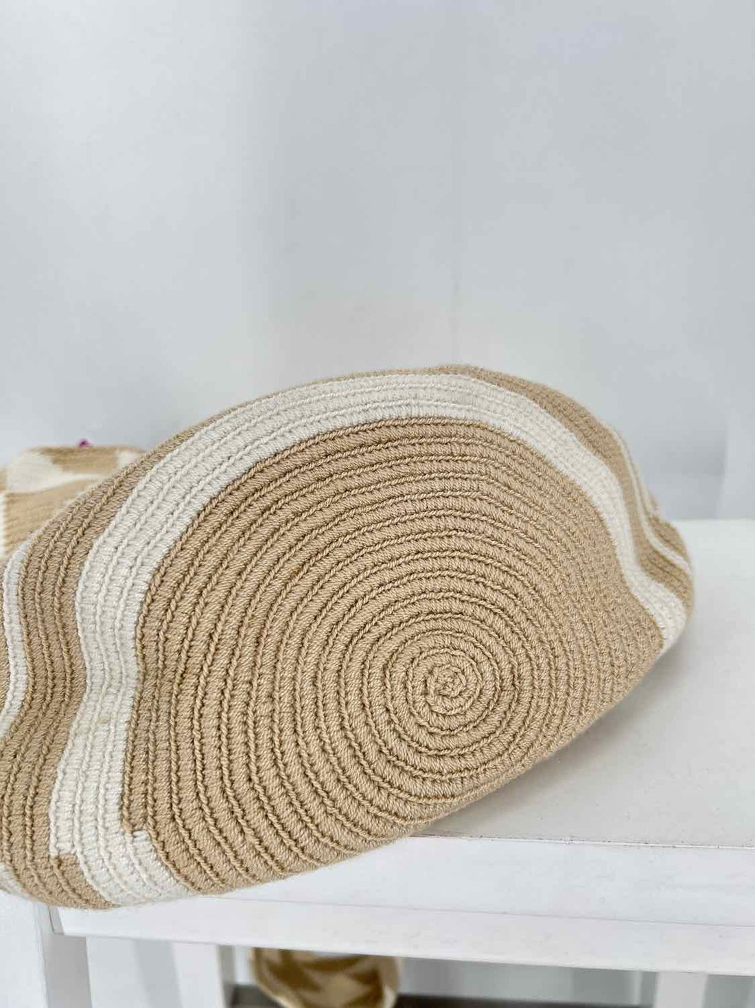 Wayuu mochila Cream & Beige Woven Bucket