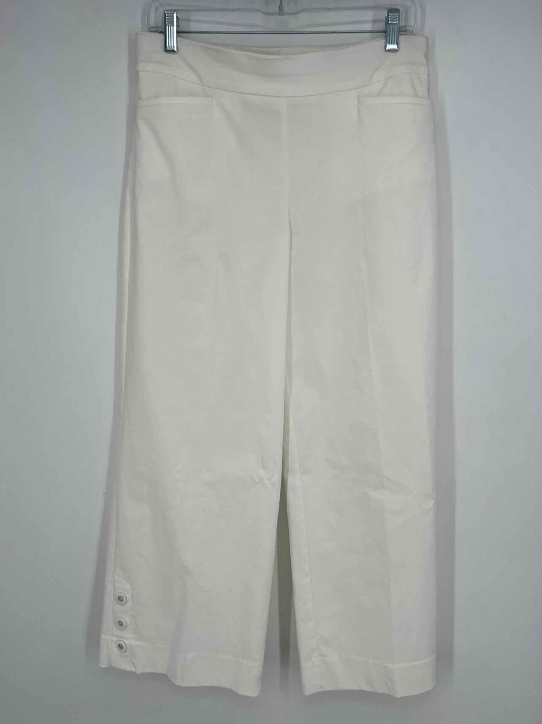 Chicos Size .5 (6) White NWT Pants