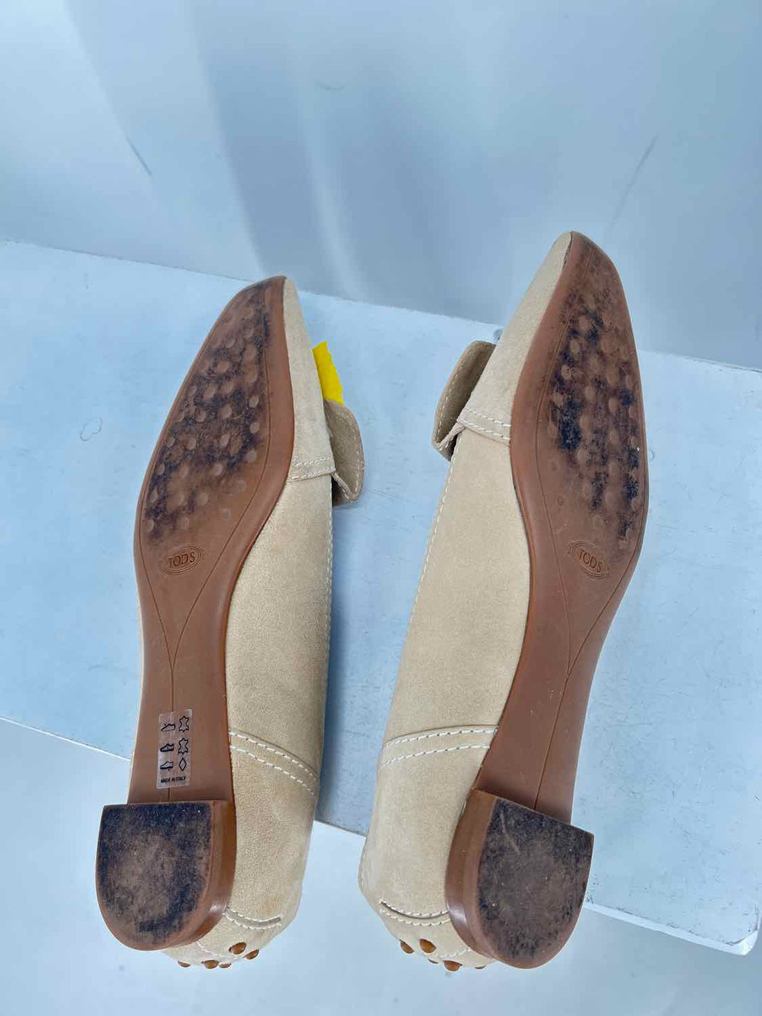 Tods Women Size 7.5 Beige Flats
