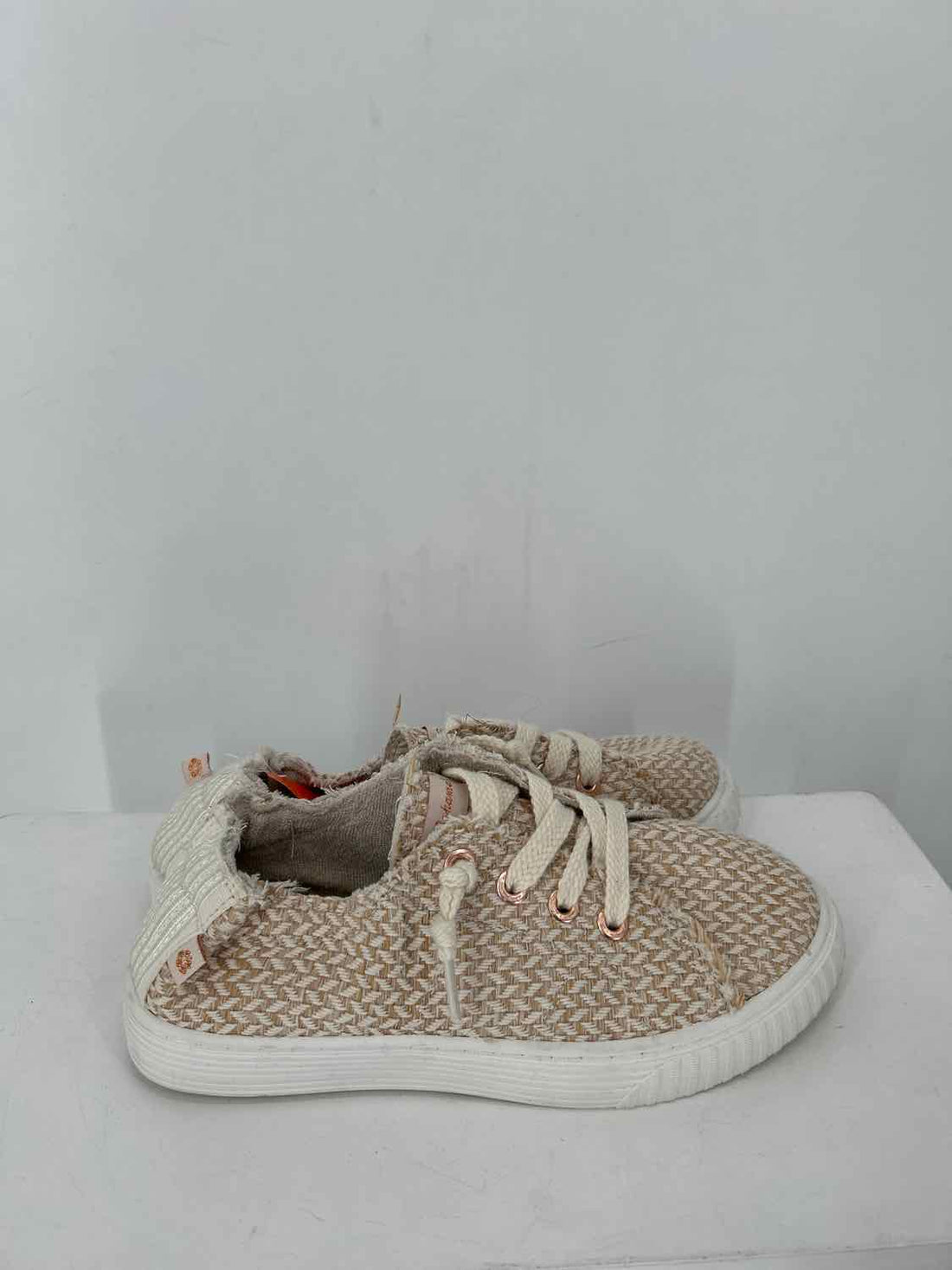 Tommy Bahama Women Size 7.5 Beige Print Sneakers