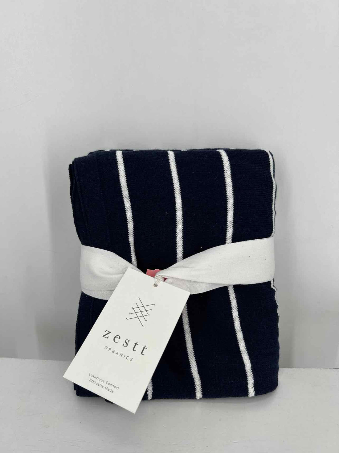 Zestt Size One Size Organic Cotton Navy & White Striped NWT Scarves
