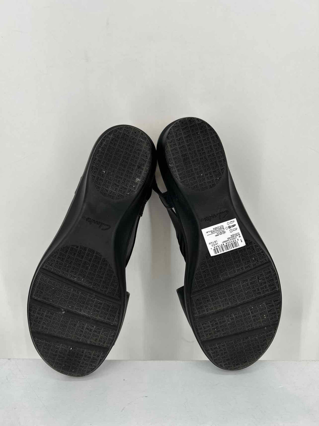 Clarks Women Size 7.5 Black Leather Sandals