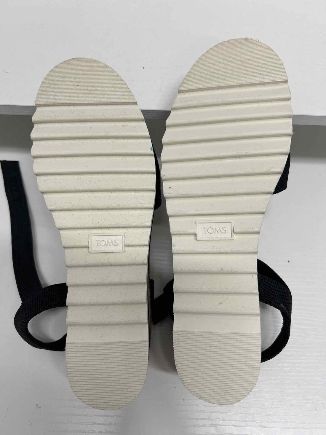 Toms Women Size 9.5 Black Sandals