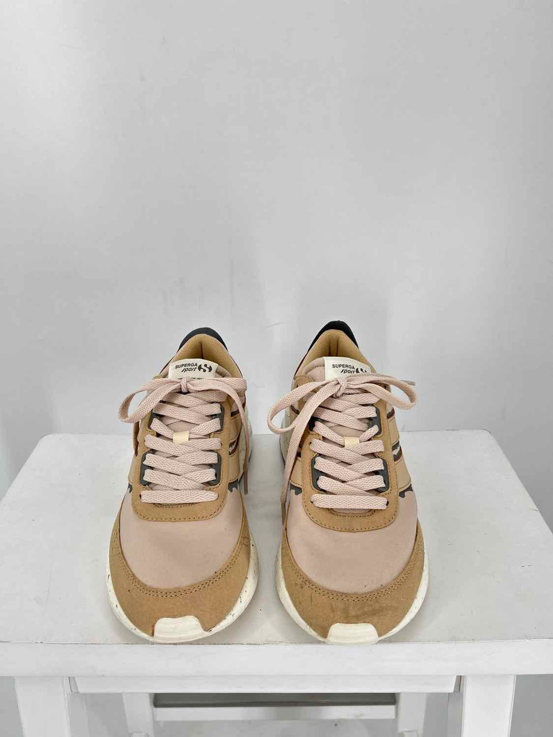 Superga Women Size 39 (8.5-9) Beige & Gold Sneakers