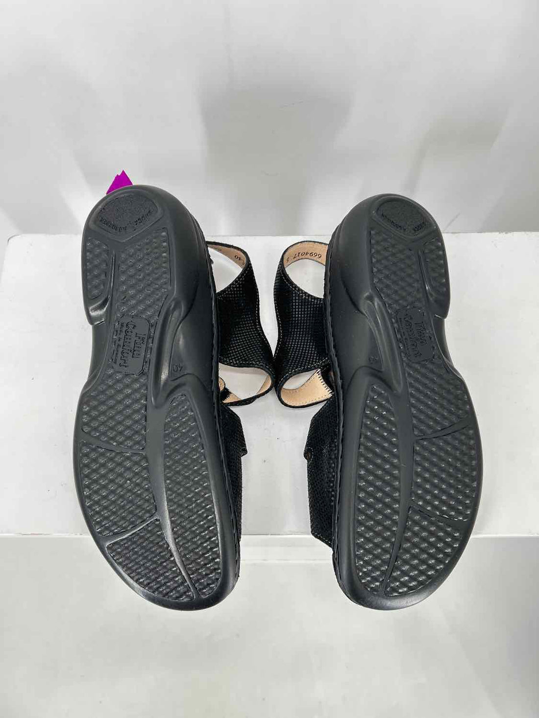 Finn Comfort Women Size 40 Black Sandals
