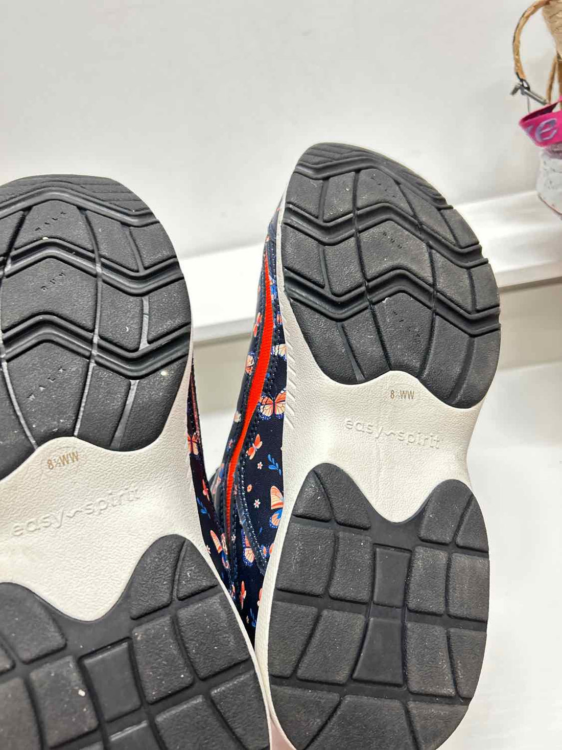Easy Spirit Women Size 8.5 WW Navy Print Sneakers