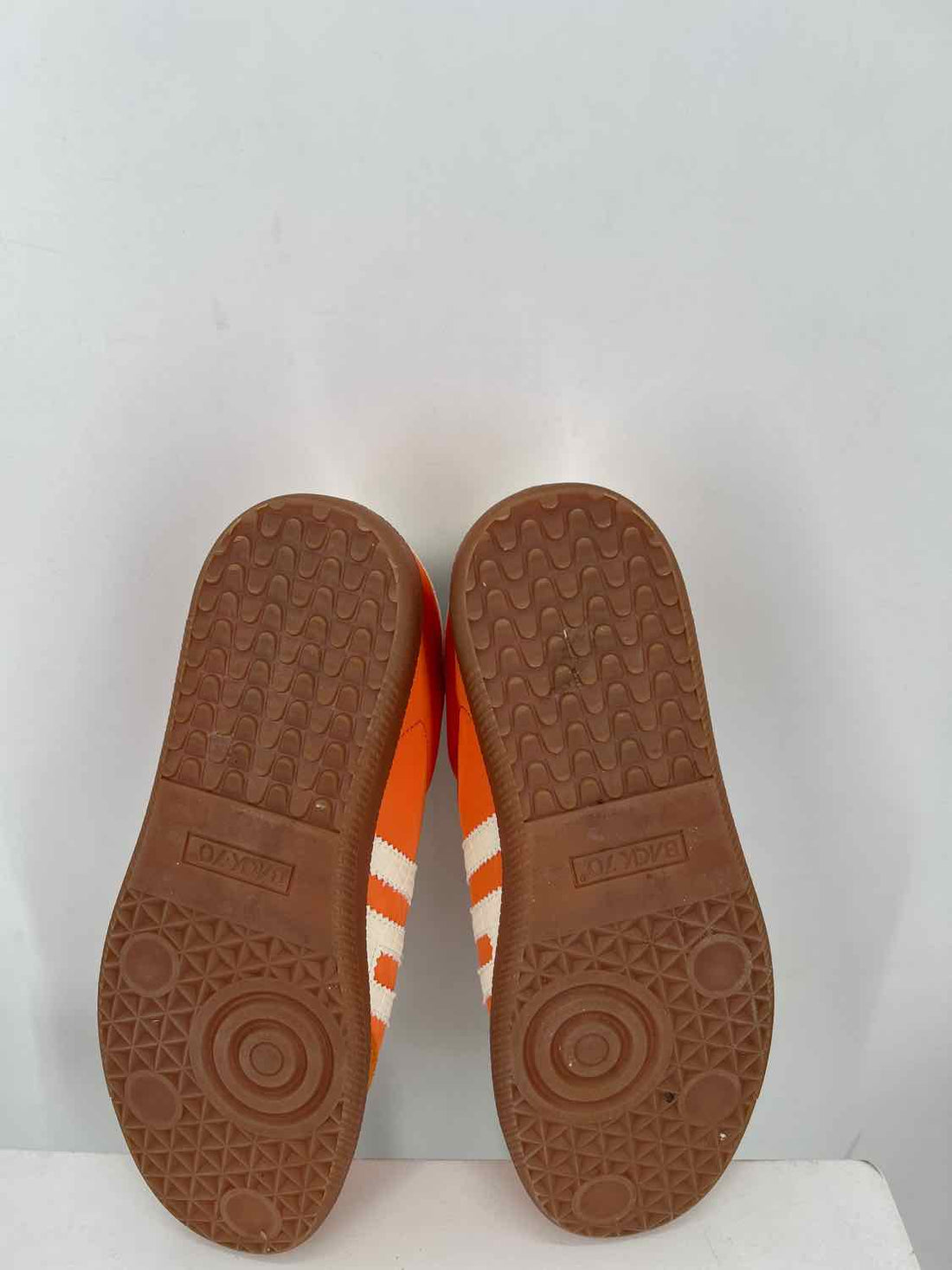 BACK 70 Women Size 40 (9-9.5) Orange & White Sneakers
