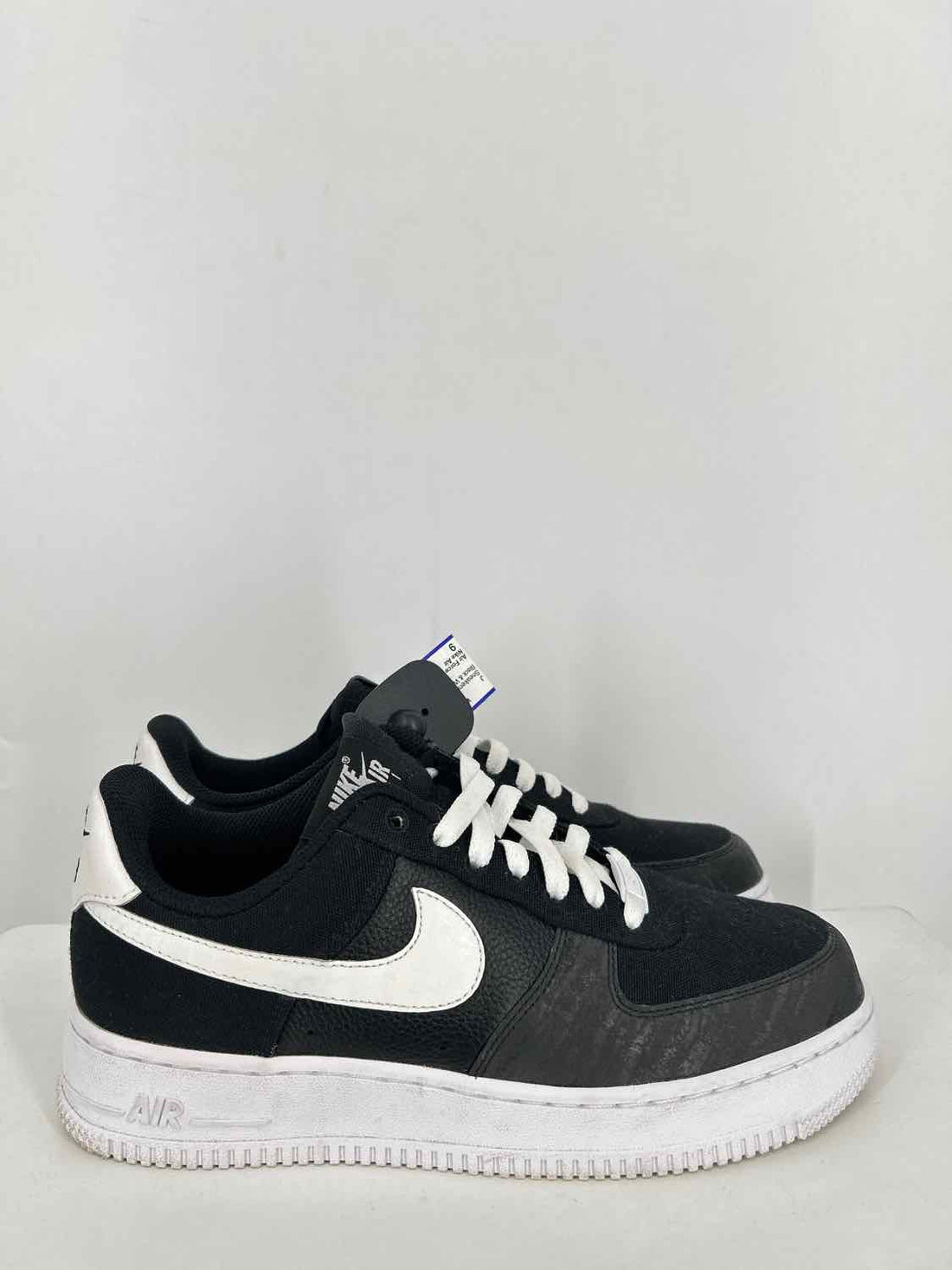 Nike Air Women Size 9 Black & White Sneakers