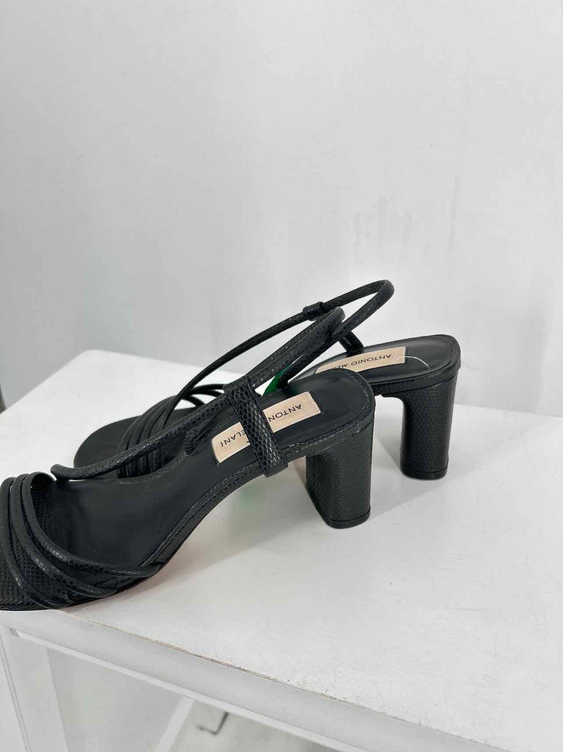Antonio Melani Women Size 7.5 Black Sandals