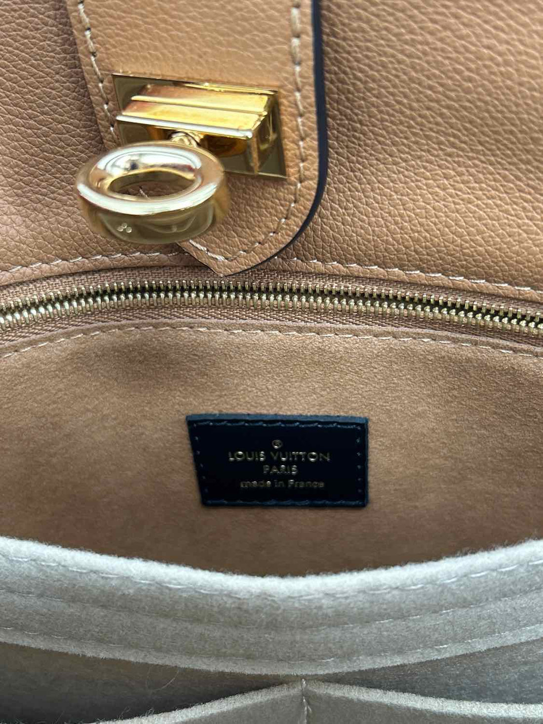Louis Vuitton On My Side LUXURY