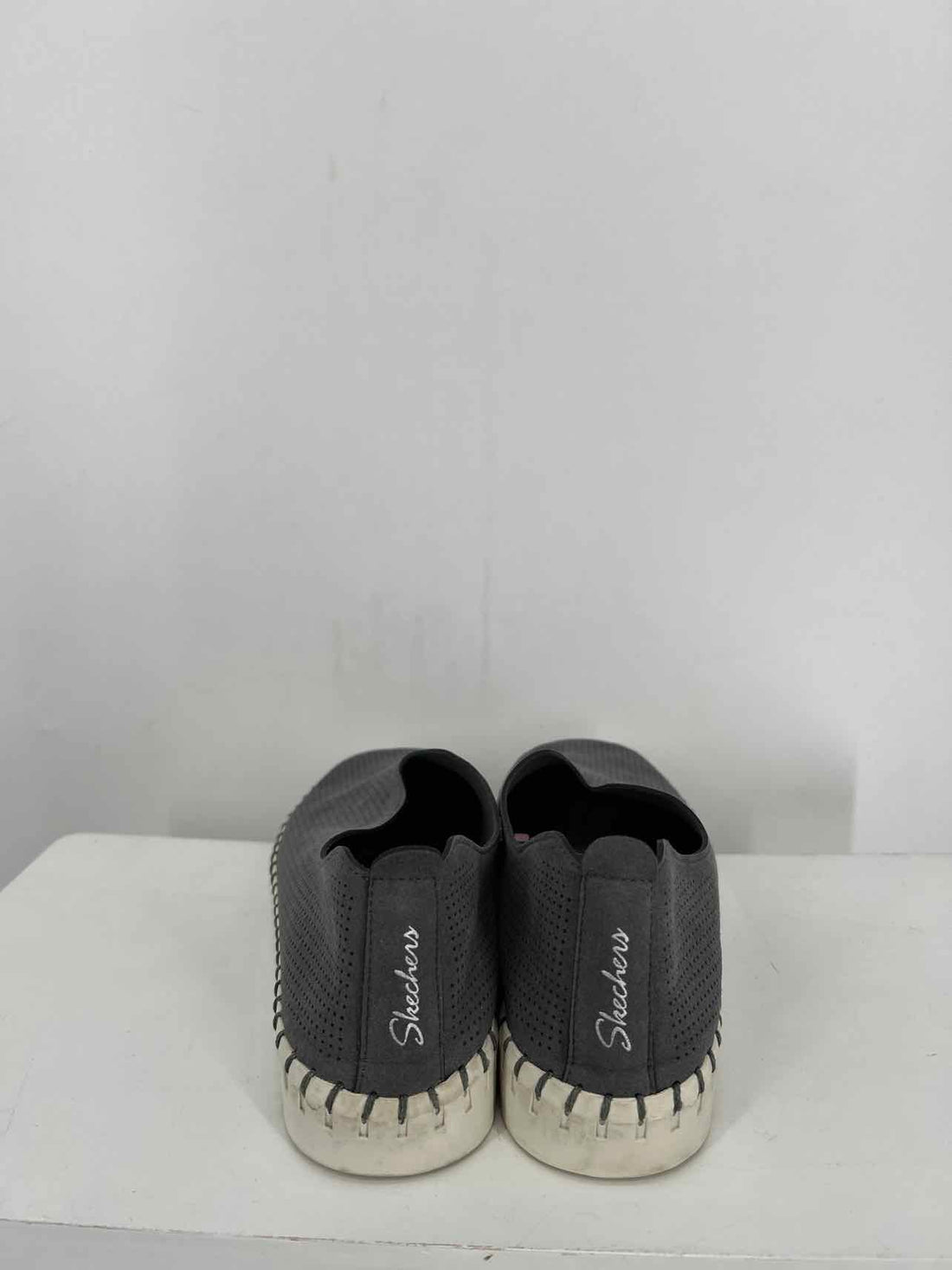 Skechers Women Size 8 Grey Sneakers