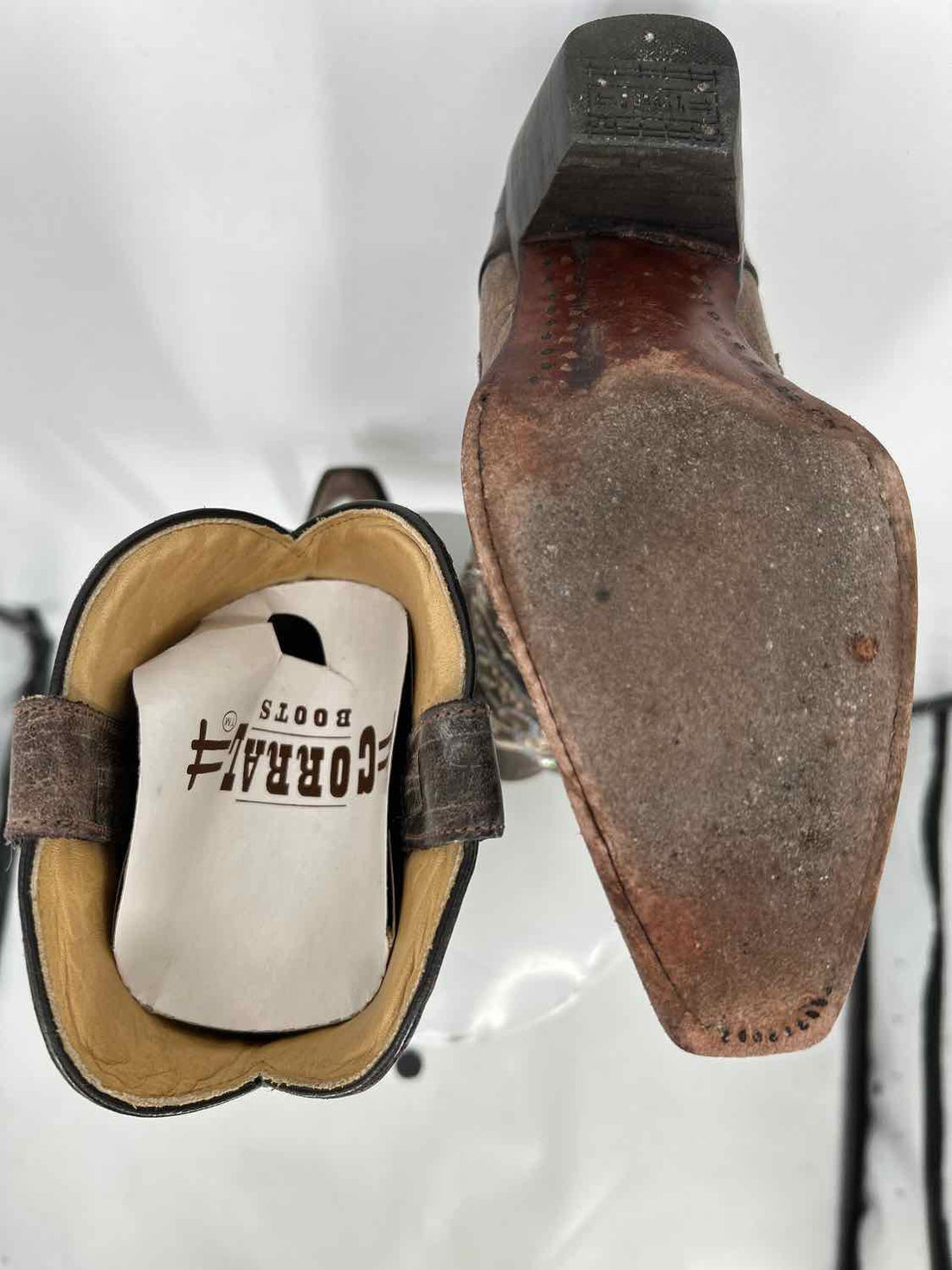 Corral Women Size 6 Taupe Embroidered Cowboy Boot