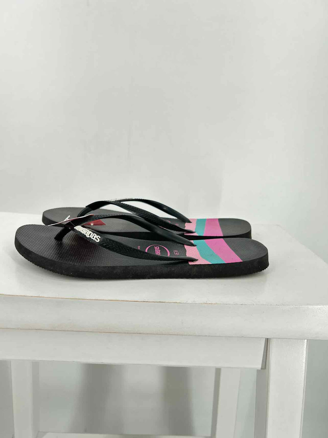 Havaianas Women Size 39/40 Black Flip Flops