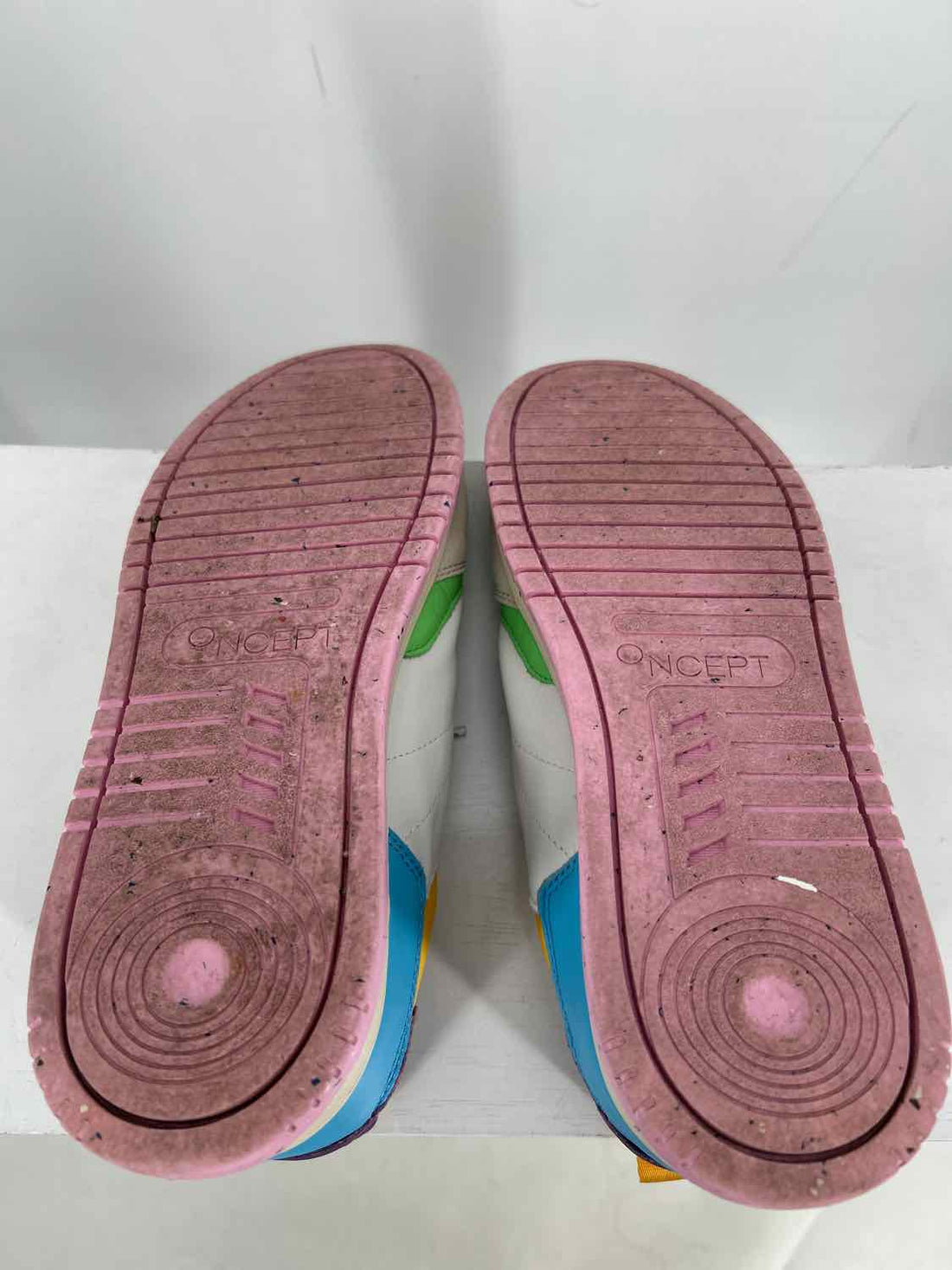 Oncept Women Size 9 White Rainbow Colorblock Phoenix Sneakers