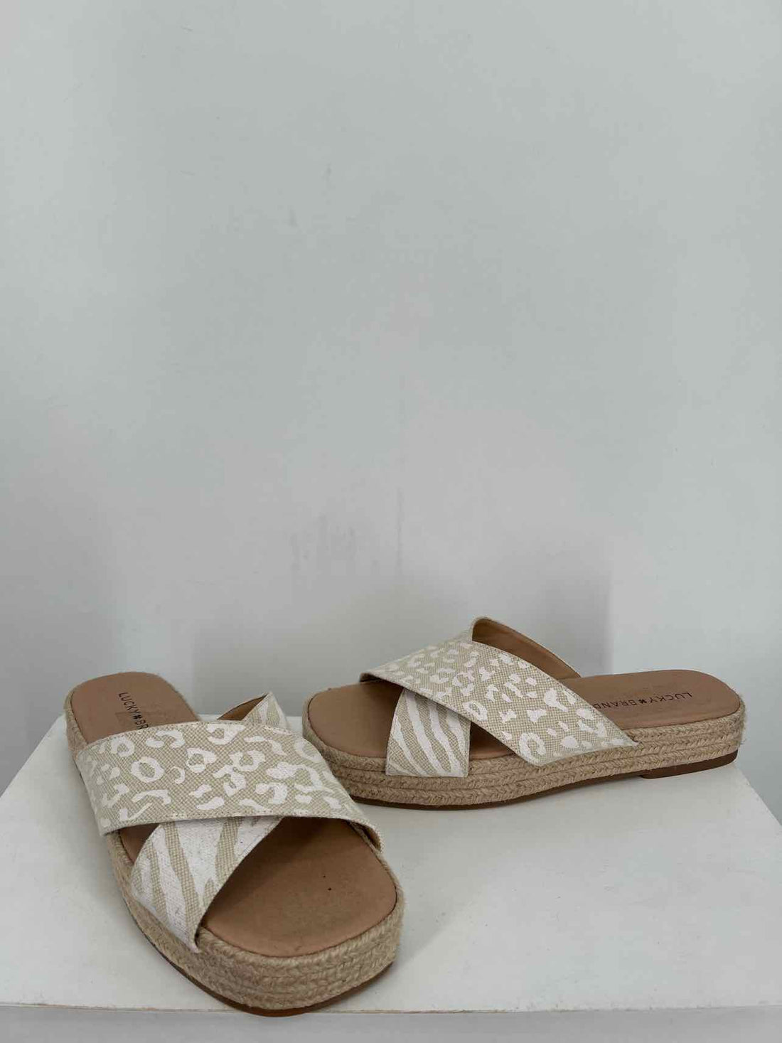 Lucky Brand Women Size 9 Tan Sandals