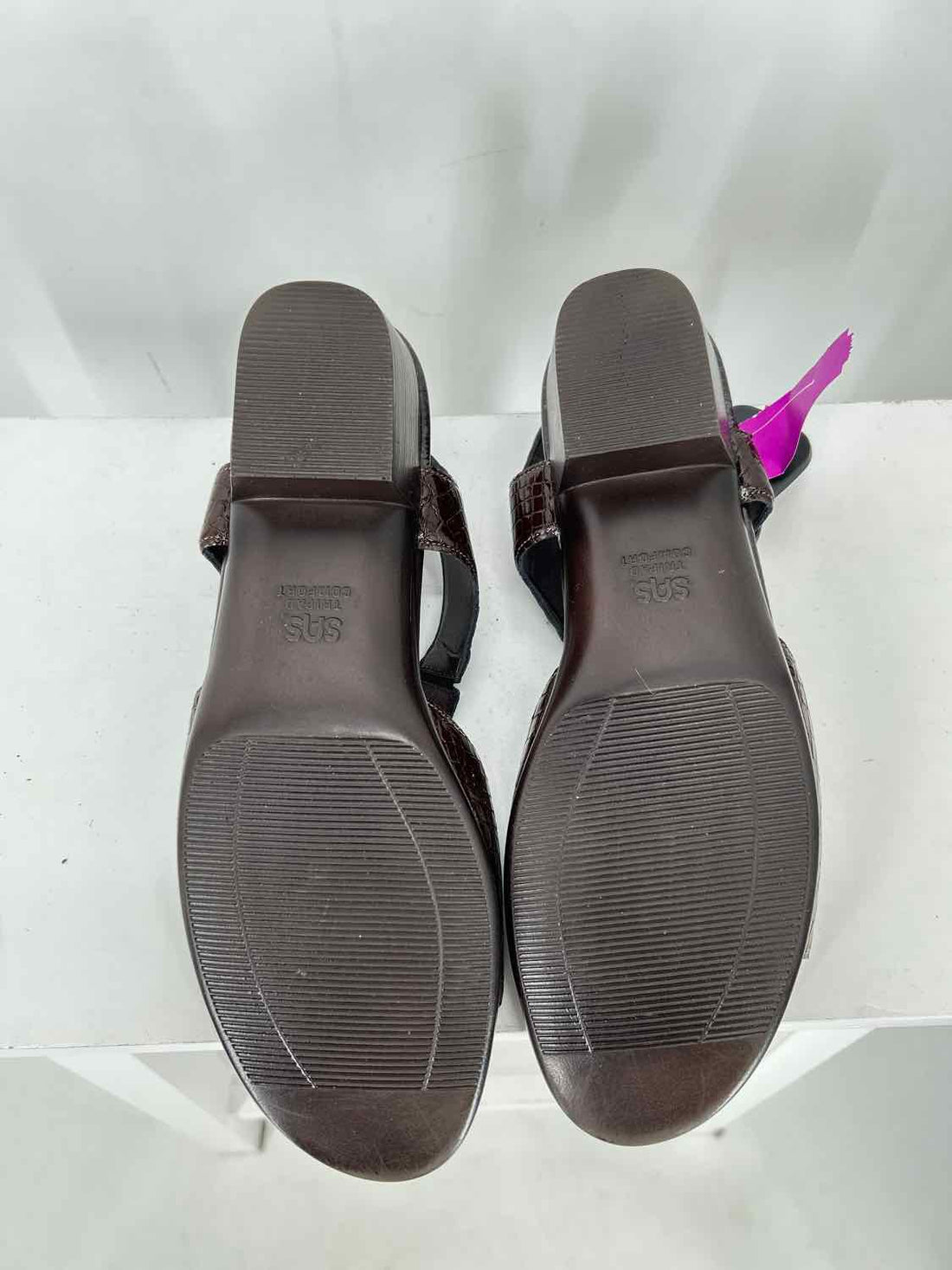 SAS Women Size 9.5 Dark Brown Sandals