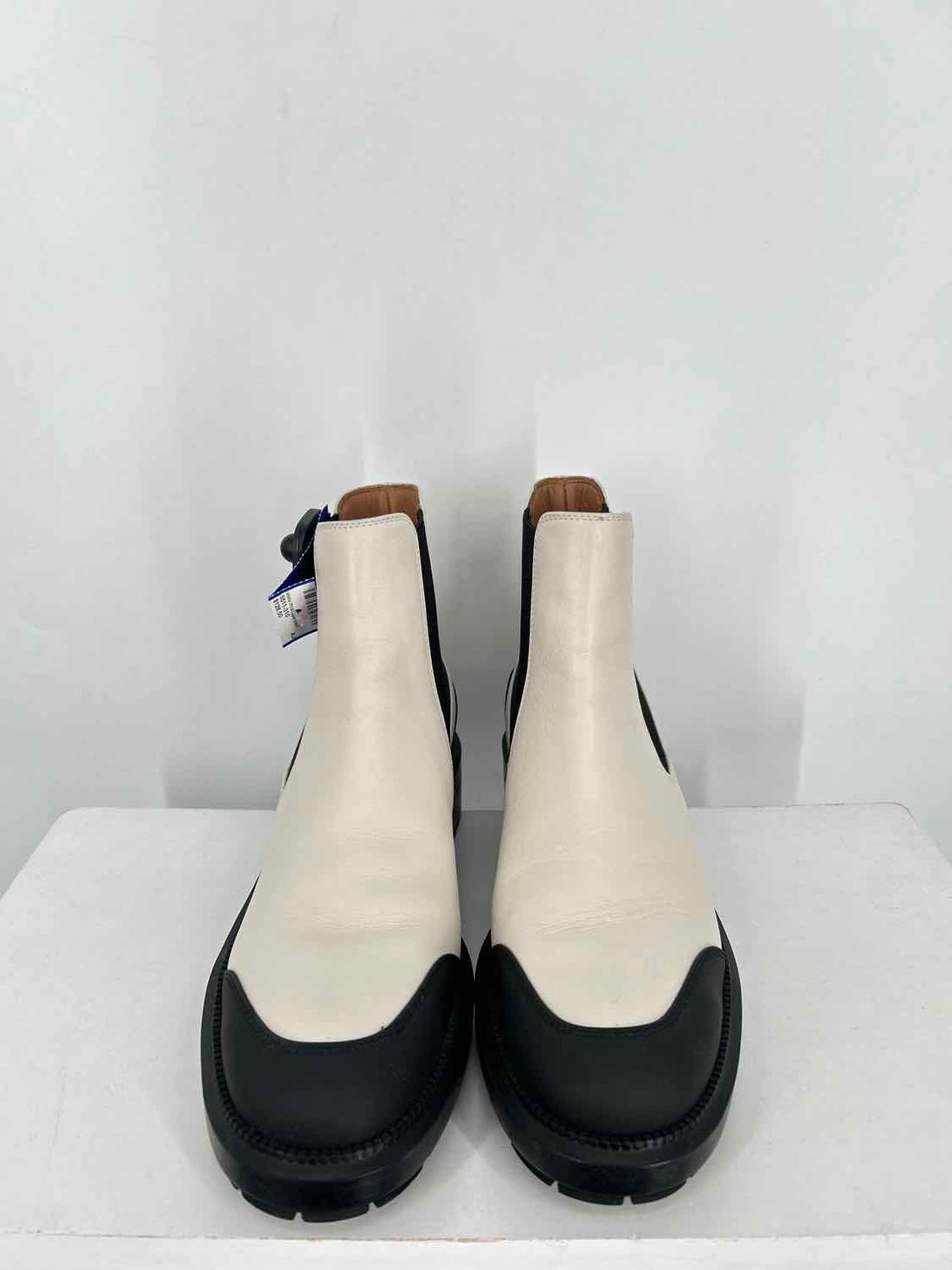Aquatalia Women Size 7.5 Beige & Black Ankle Boot
