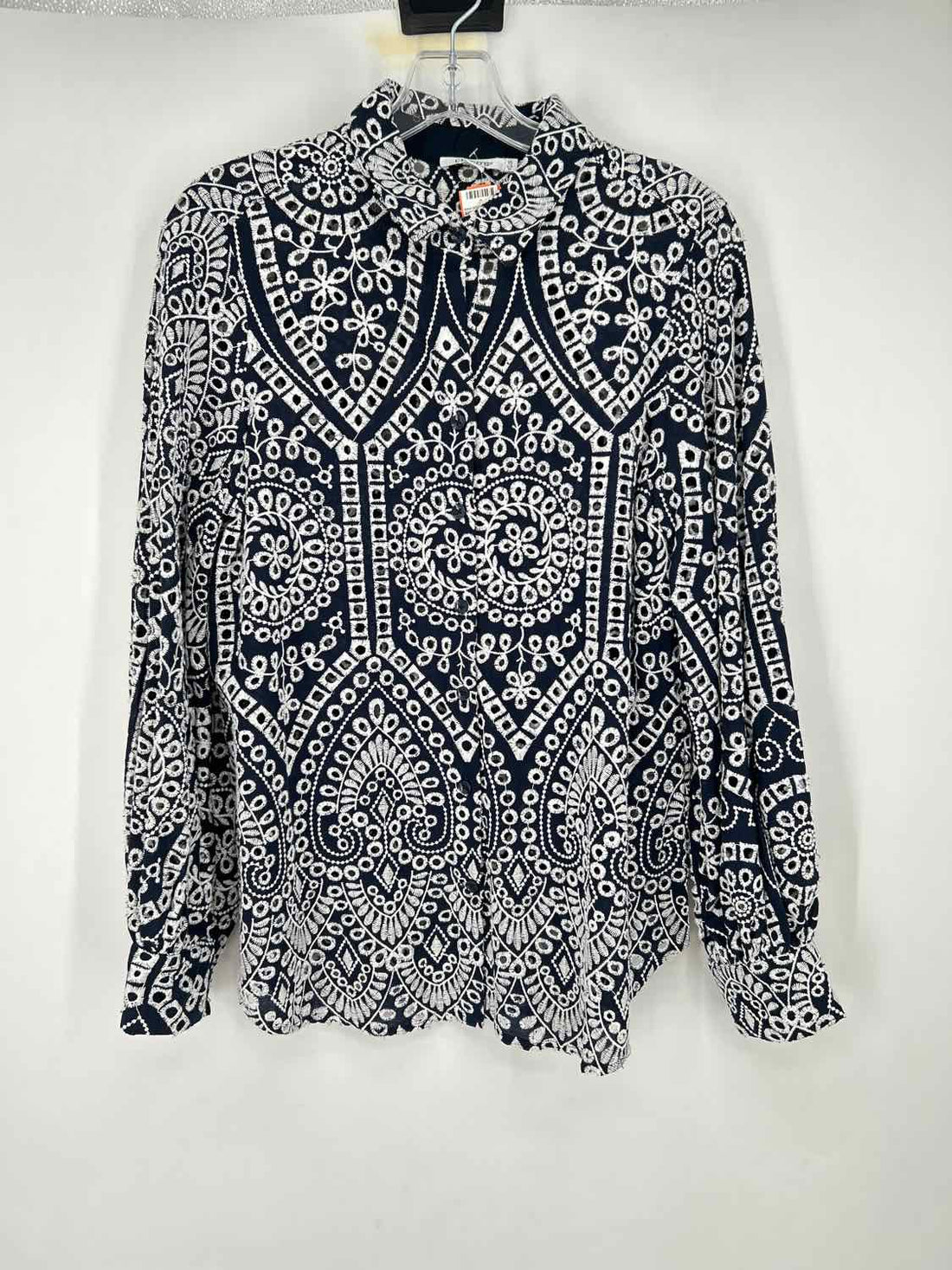 Chicos Size 1.5 (M) Navy & White Embroidered Long Sleeve